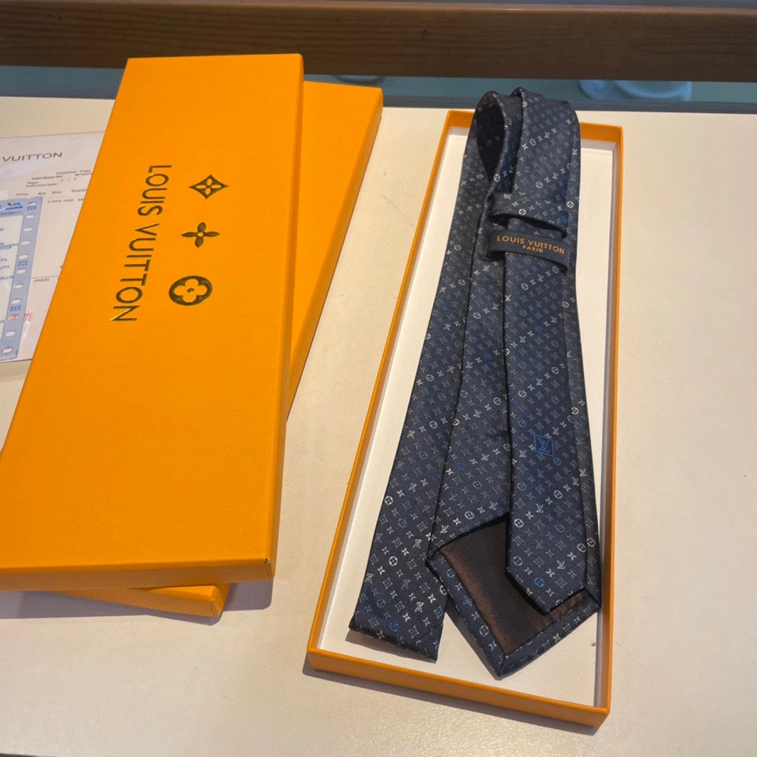 Louis Vuitton LV Necktie For Men Durable 8288