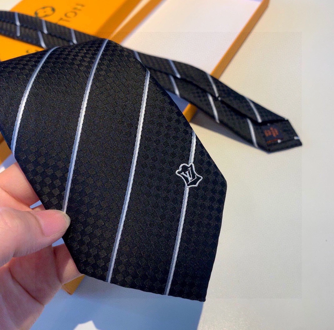 Louis Vuitton LV Necktie For Men Fashionable 5888