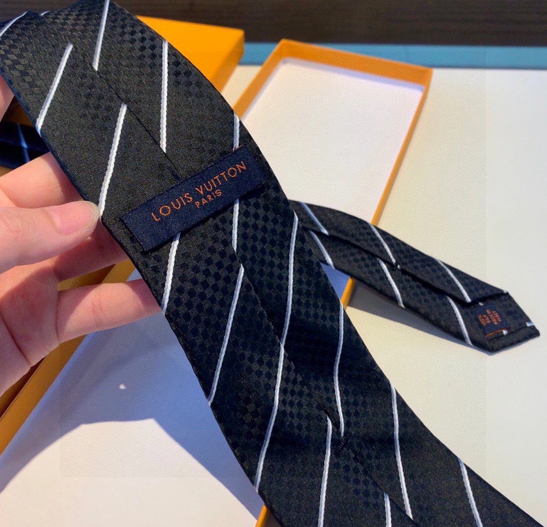 Louis Vuitton LV Necktie For Men Fashionable 5888