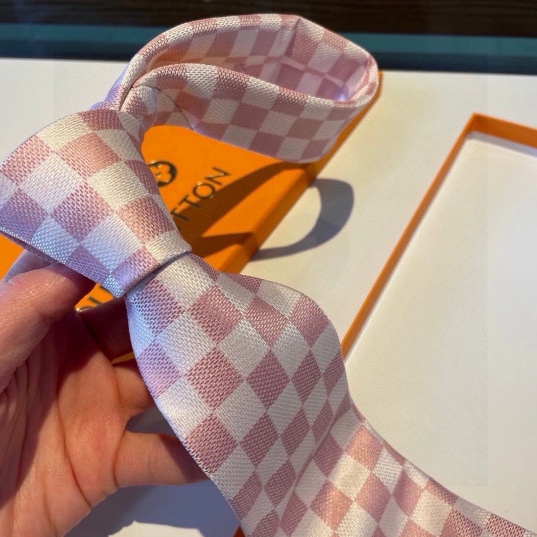 Louis Vuitton LV Necktie For Men Minimalist 5365