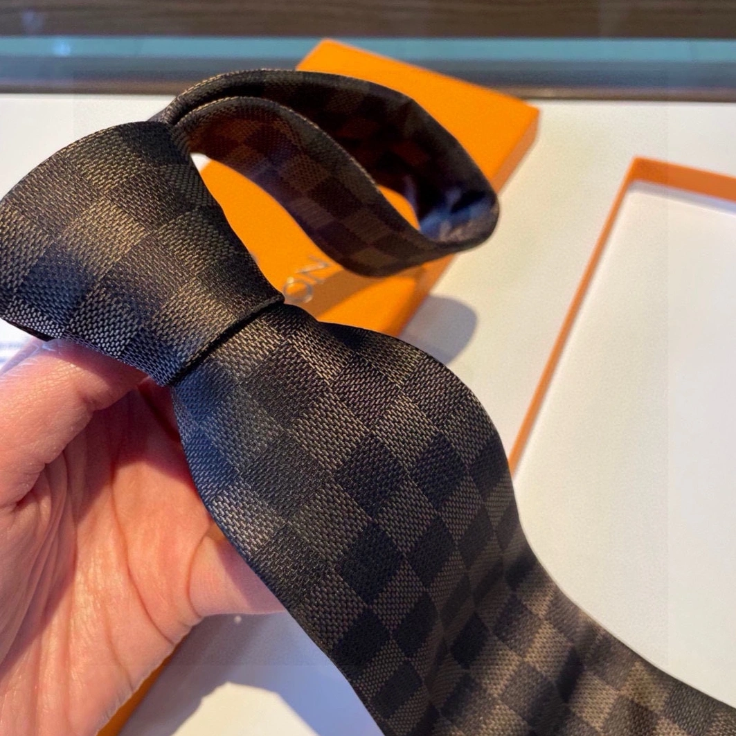 Louis Vuitton LV Necktie For Men Minimalist 9934