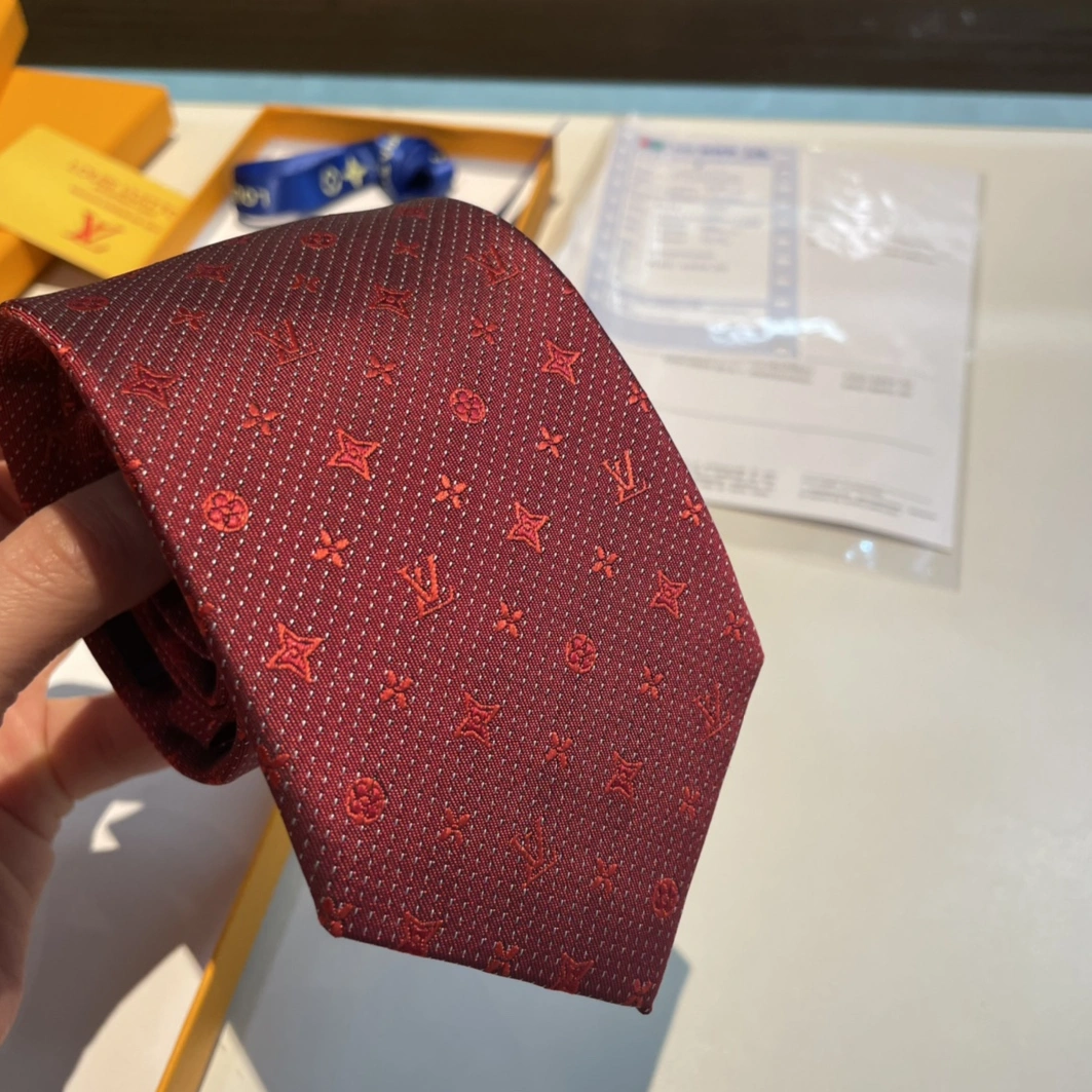 Louis Vuitton LV Necktie For Men Practical 2769