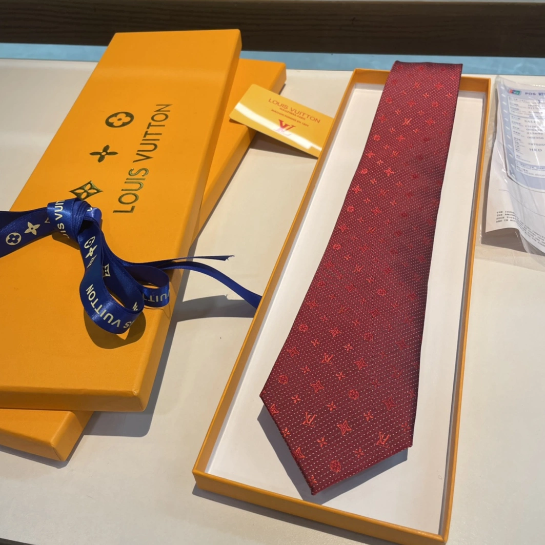 Louis Vuitton LV Necktie For Men Practical 2769
