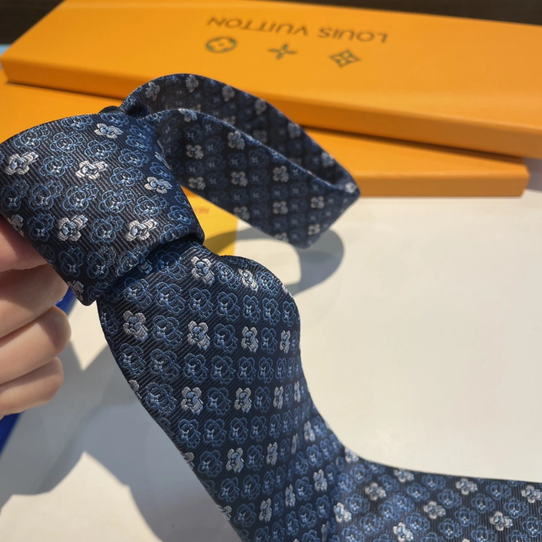 Louis Vuitton LV Necktie For Men Soft 3878