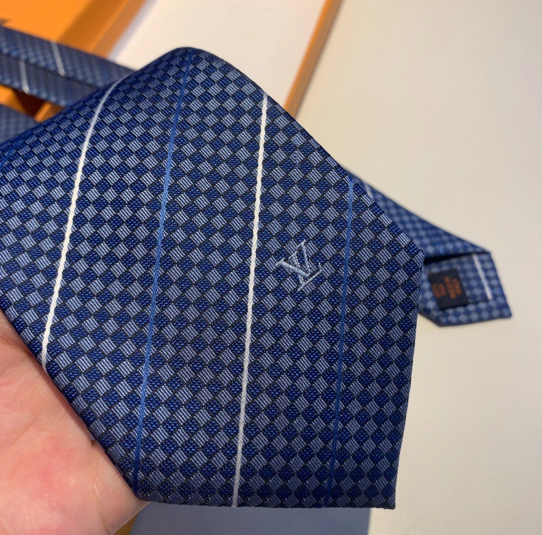 Louis Vuitton LV Necktie For Men Soft 4278