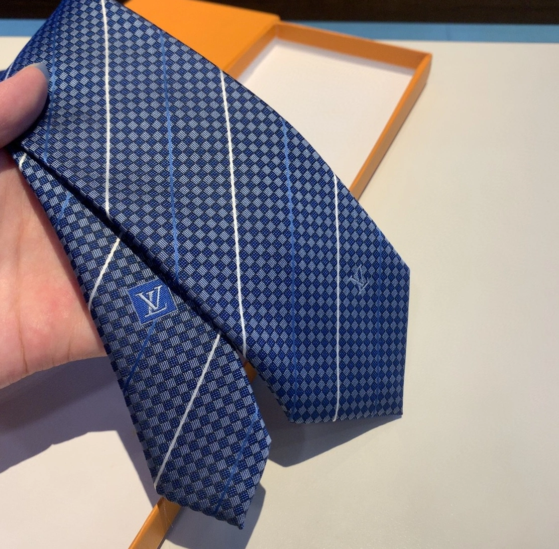 Louis Vuitton LV Necktie For Men Soft 4278