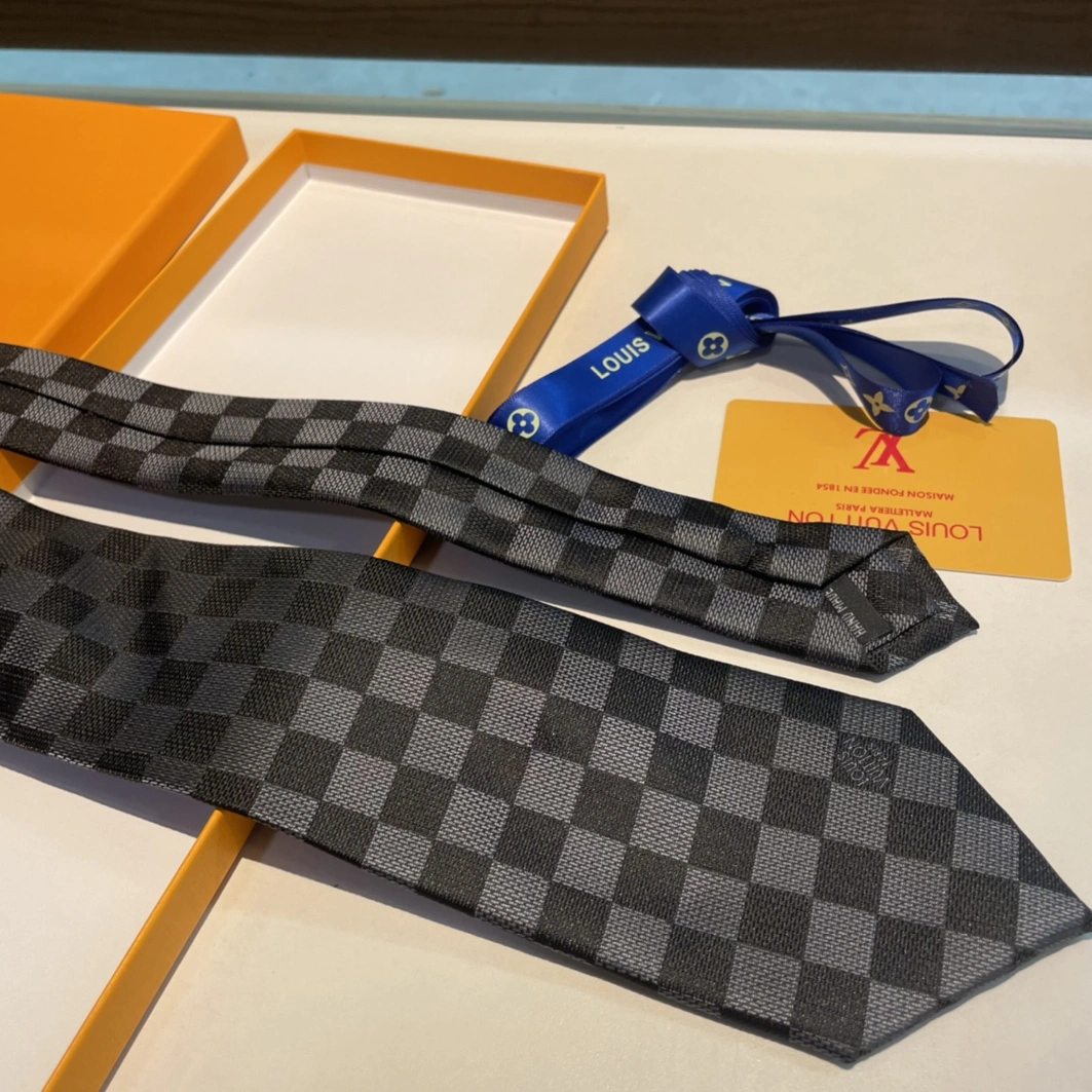 Louis Vuitton LV Necktie For Men Sophisticated 8912