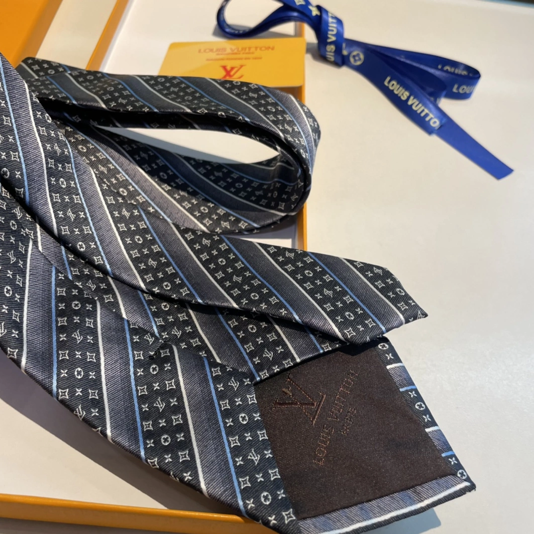 Louis Vuitton LV Necktie For Men Vibrant 7111