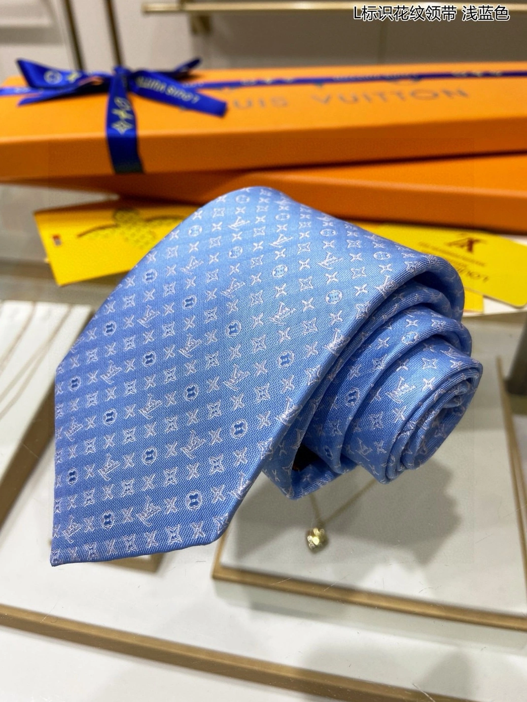 Louis Vuitton LV Necktie WellDesigned 587