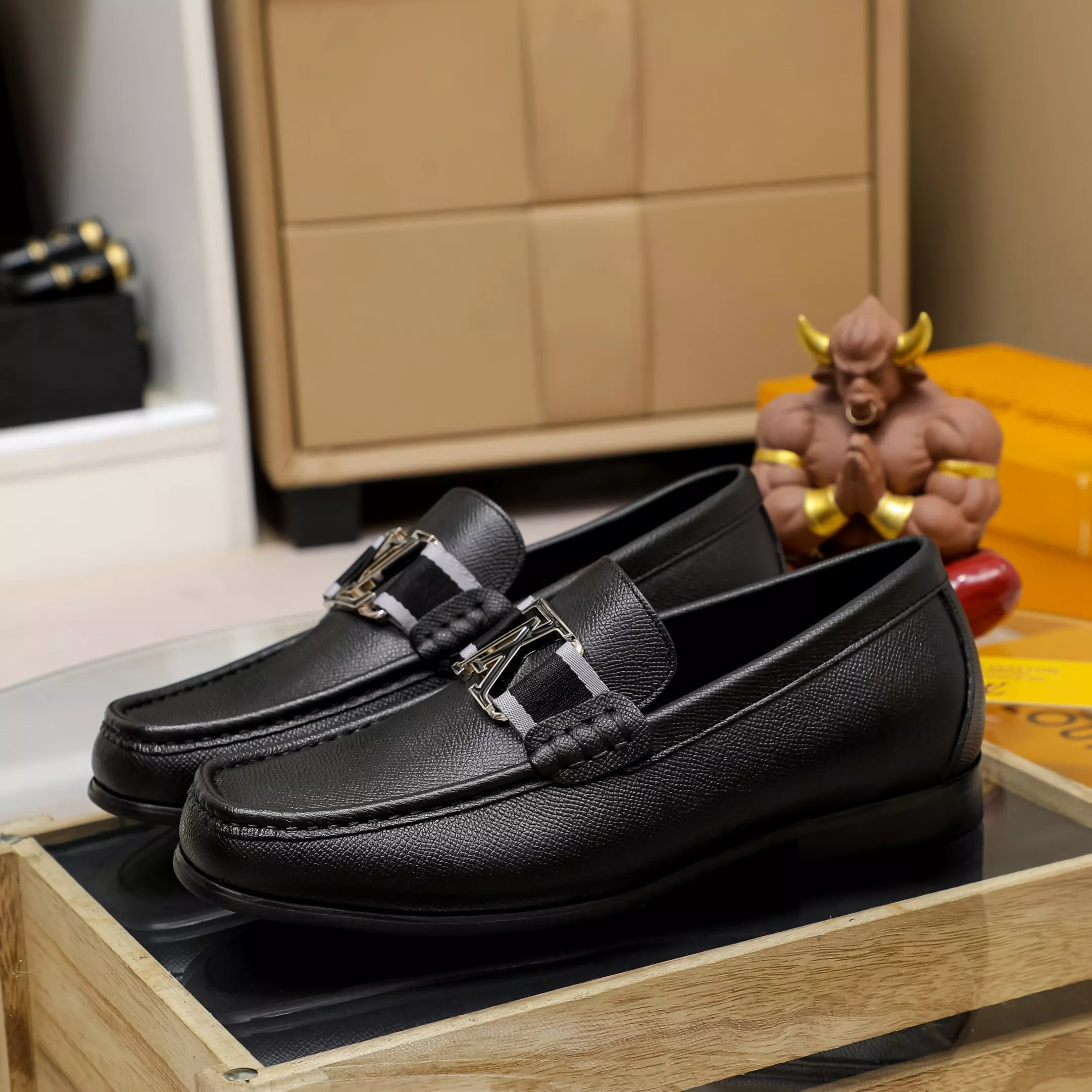 Louis Vuitton LV Oxfords Shoes For Men Bright 4906