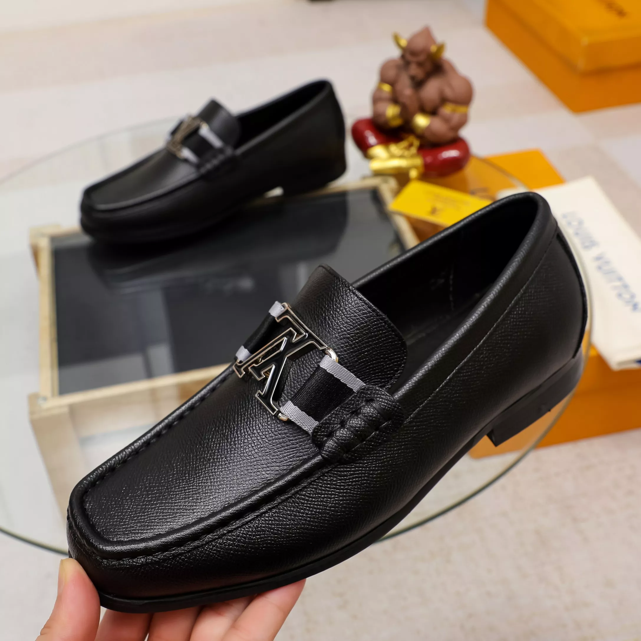 Louis Vuitton LV Oxfords Shoes For Men Bright 4906