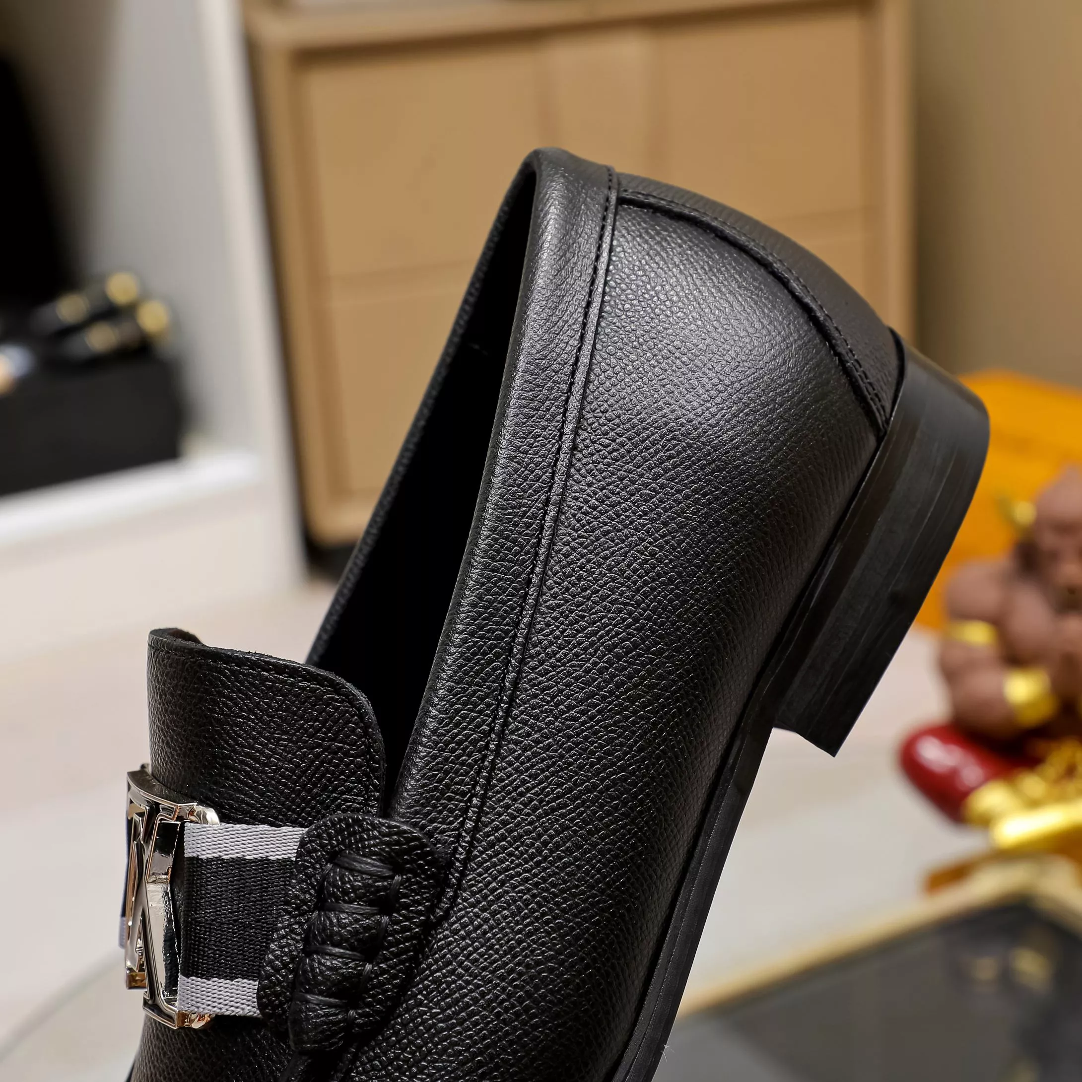 Louis Vuitton LV Oxfords Shoes For Men Bright 4906