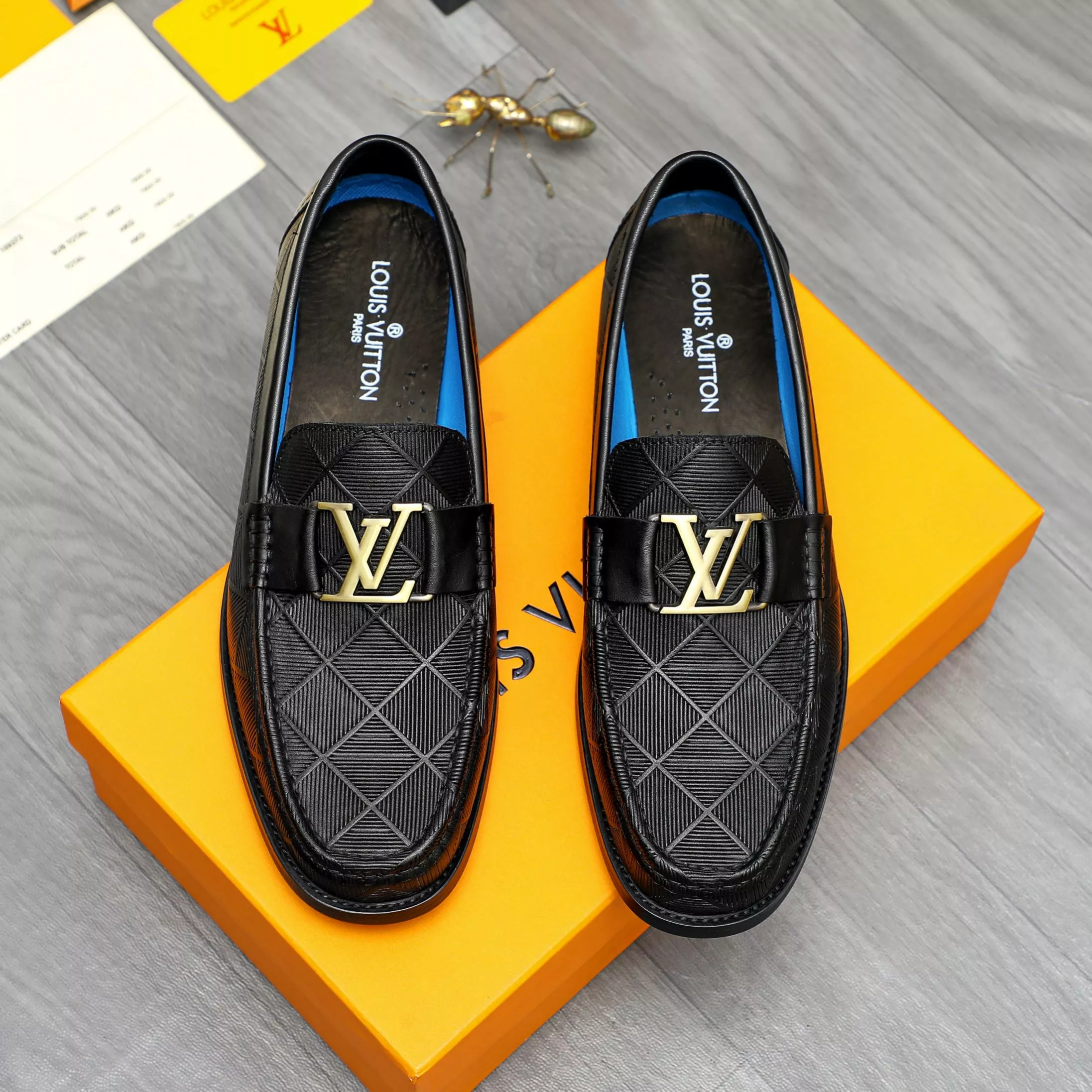 Louis Vuitton LV Oxfords Shoes For Men Compact 3646