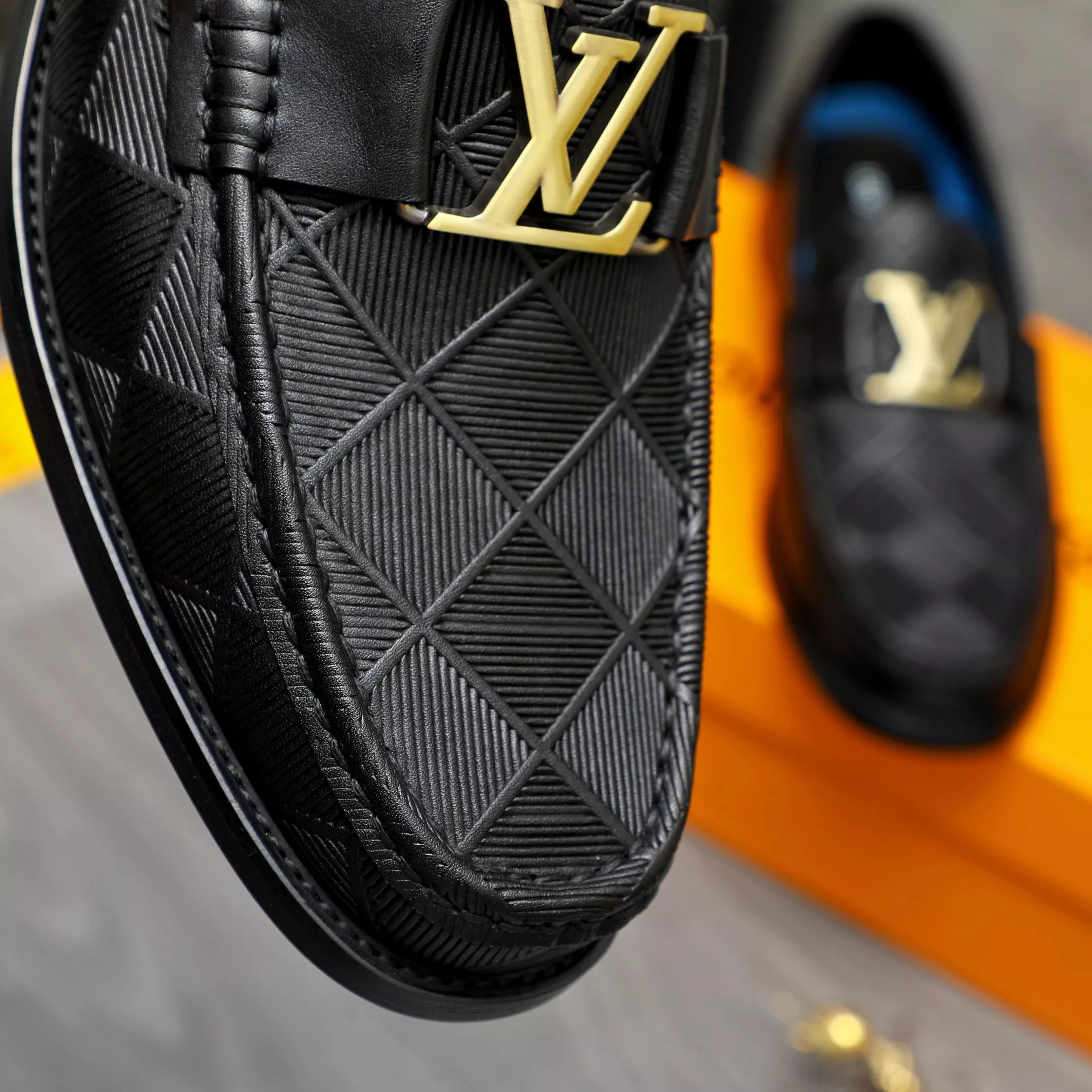 Louis Vuitton LV Oxfords Shoes For Men Compact 3646