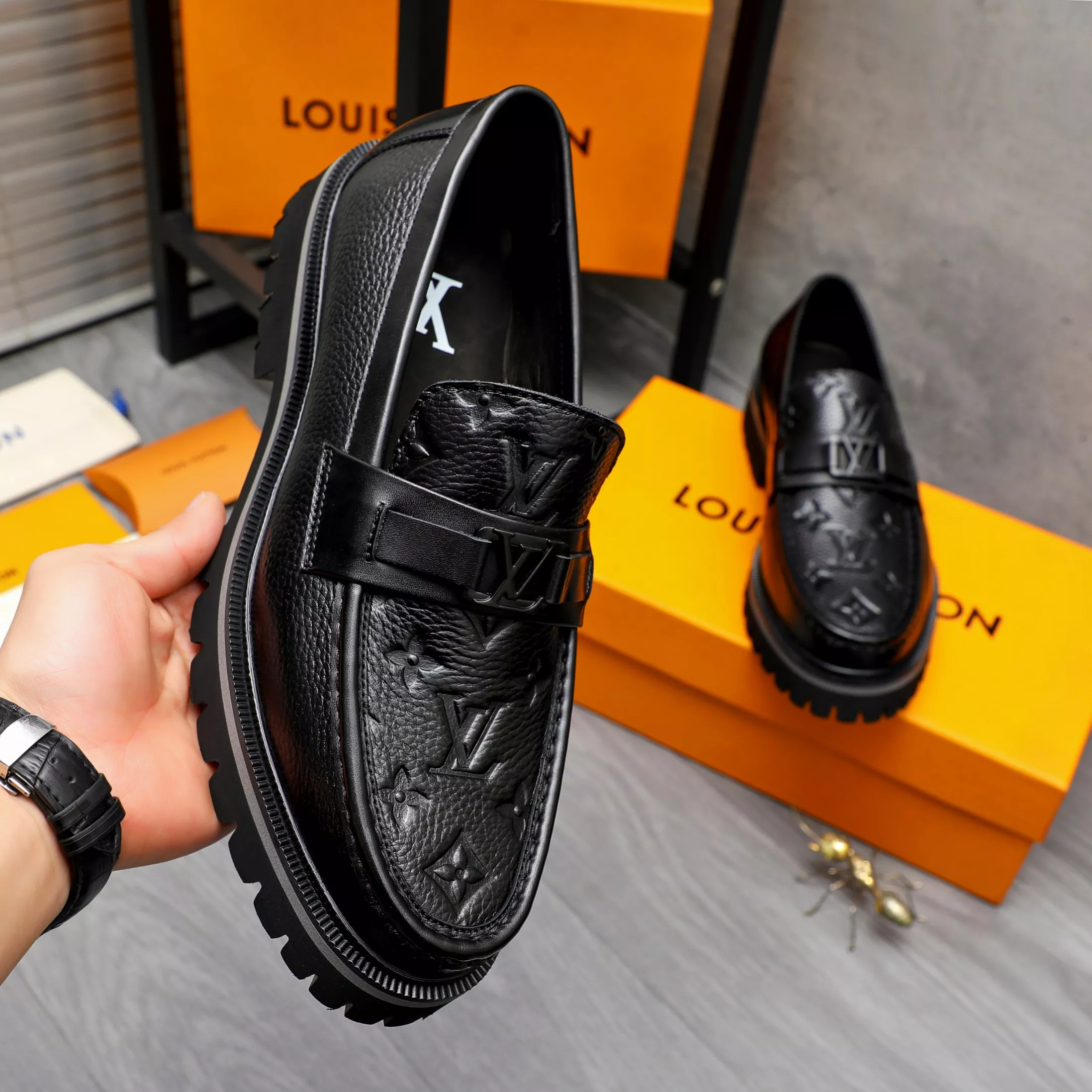 Louis Vuitton LV Oxfords Shoes For Men Durable 101