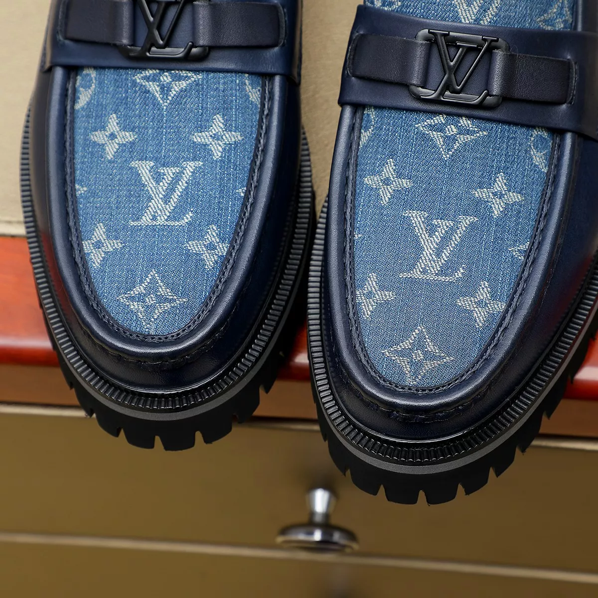 Louis Vuitton LV Oxfords Shoes For Men EyeCatching 9250