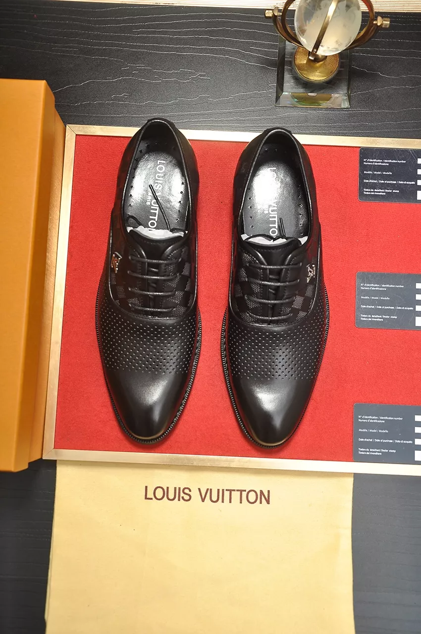 Louis Vuitton LV Oxfords Shoes For Men Minimalist 2257