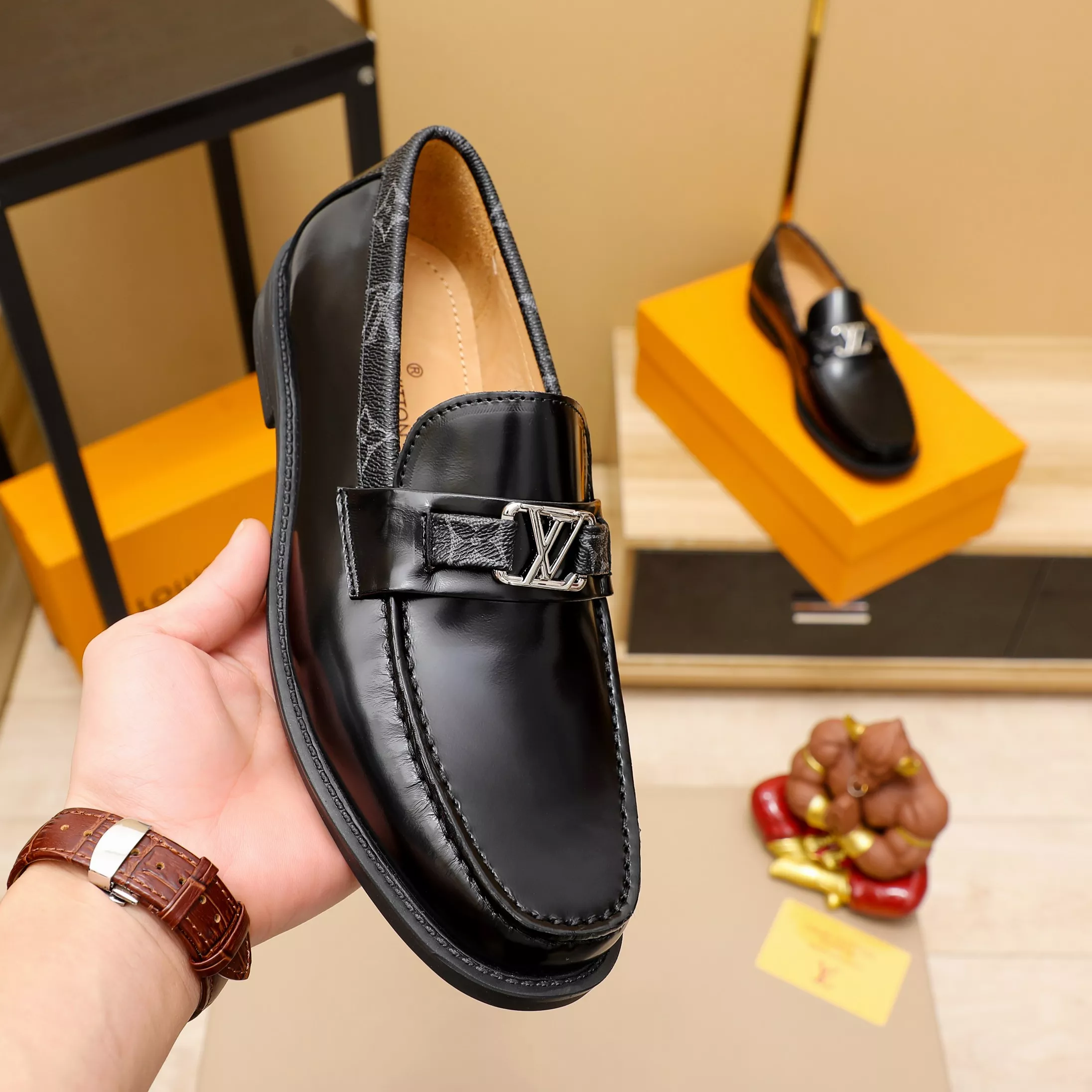 Louis Vuitton LV Oxfords Shoes For Men Minimalist 6485