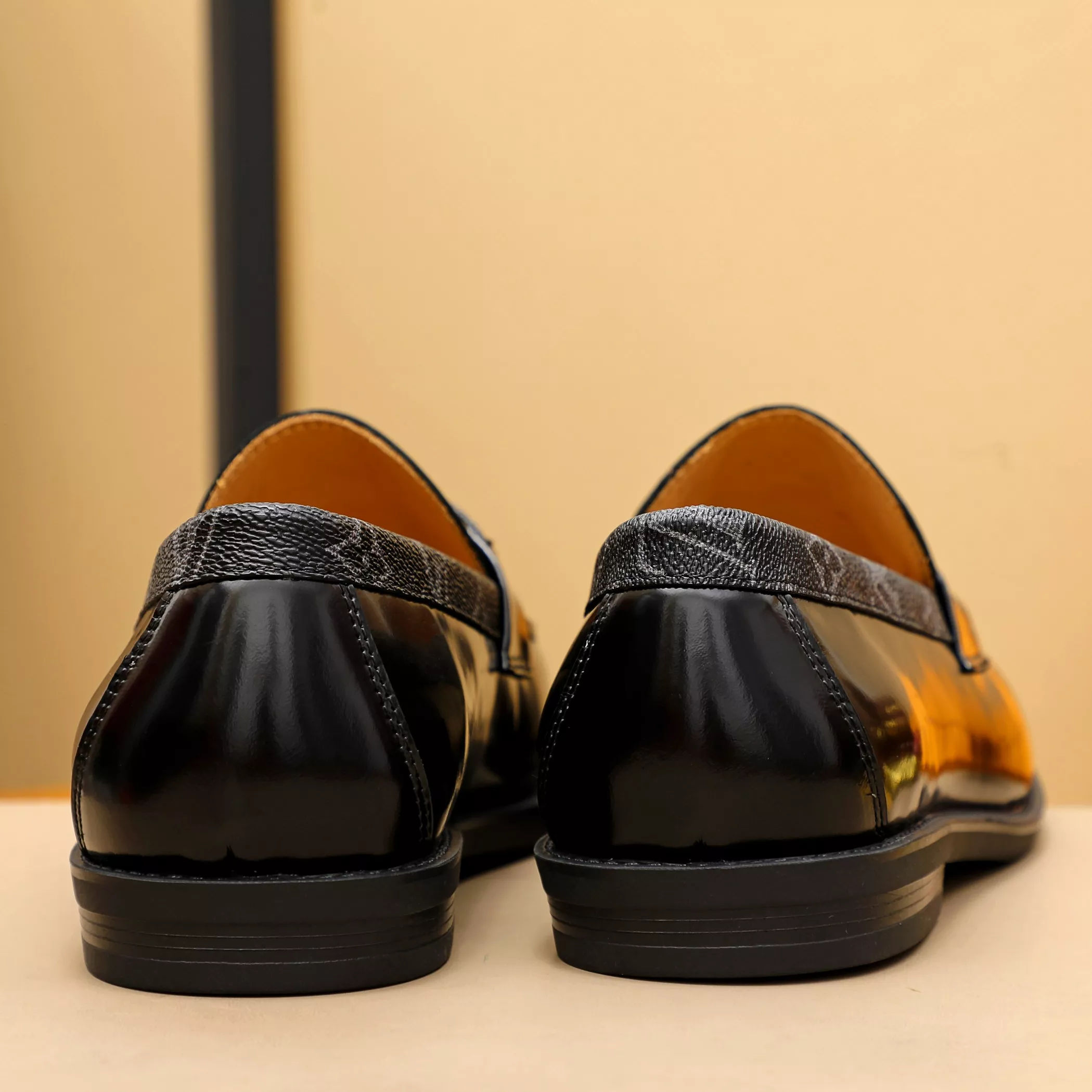 Louis Vuitton LV Oxfords Shoes For Men Minimalist 6485