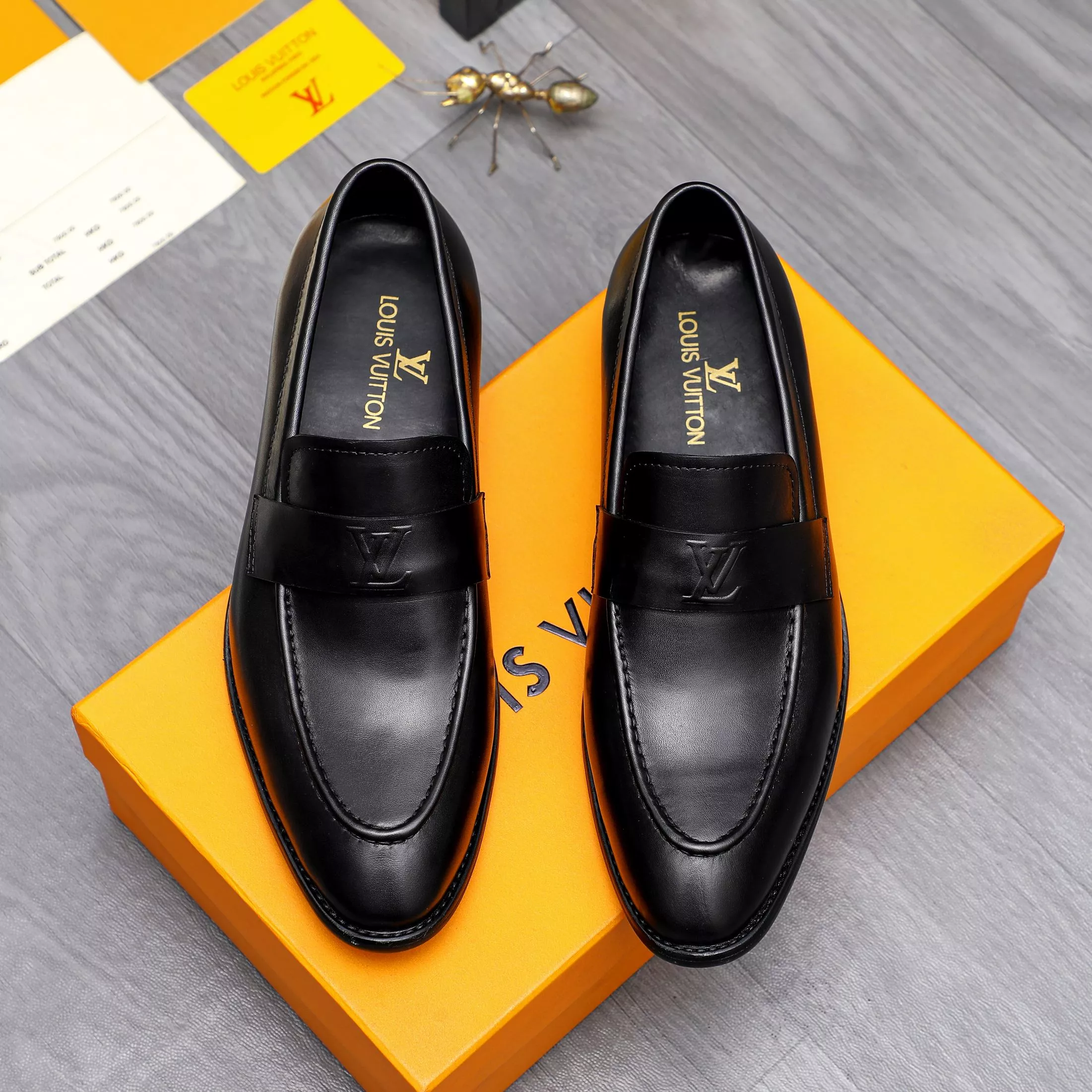 Louis Vuitton LV Oxfords Shoes For Men Practical 9616