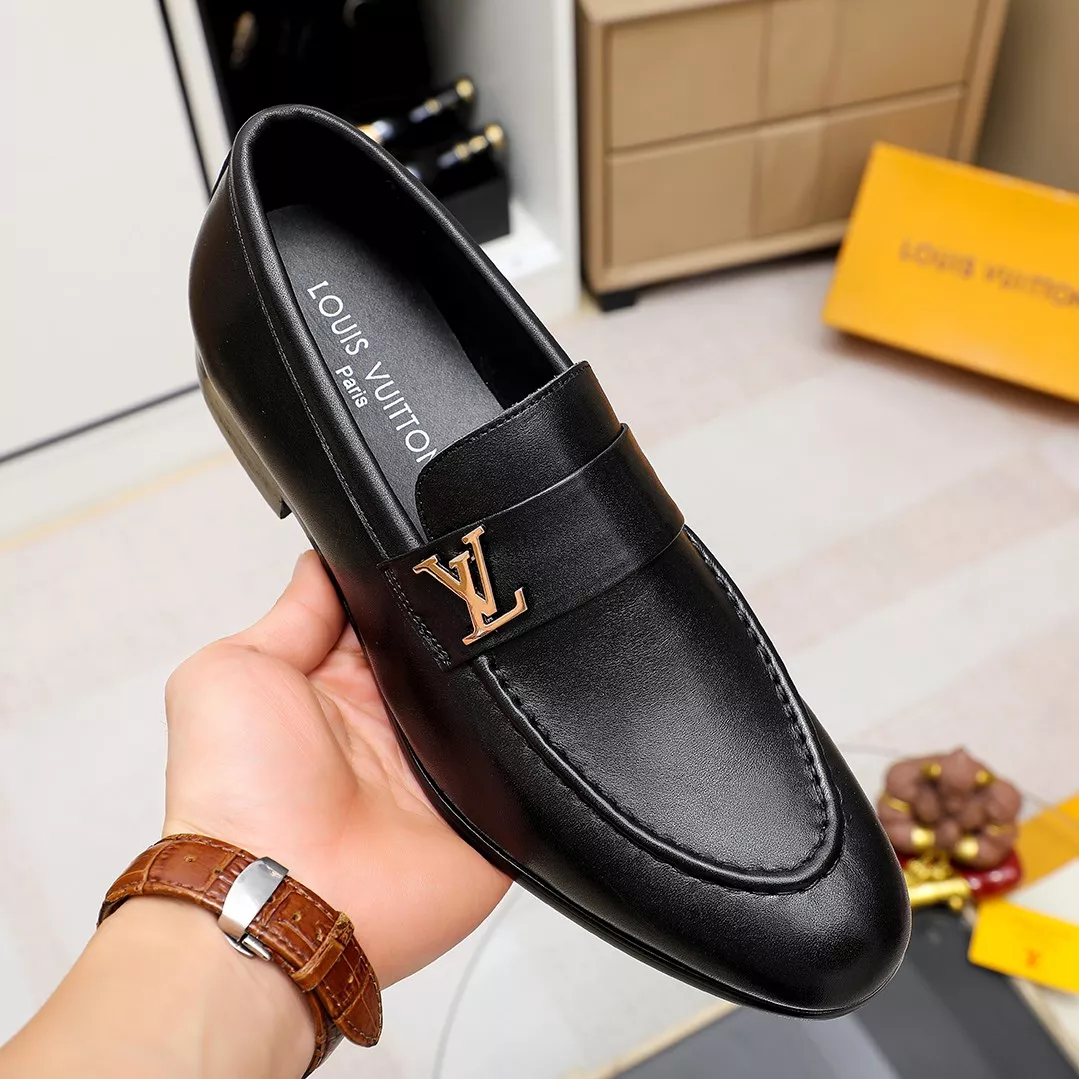 Louis Vuitton LV Oxfords Shoes For Men Refined 9098