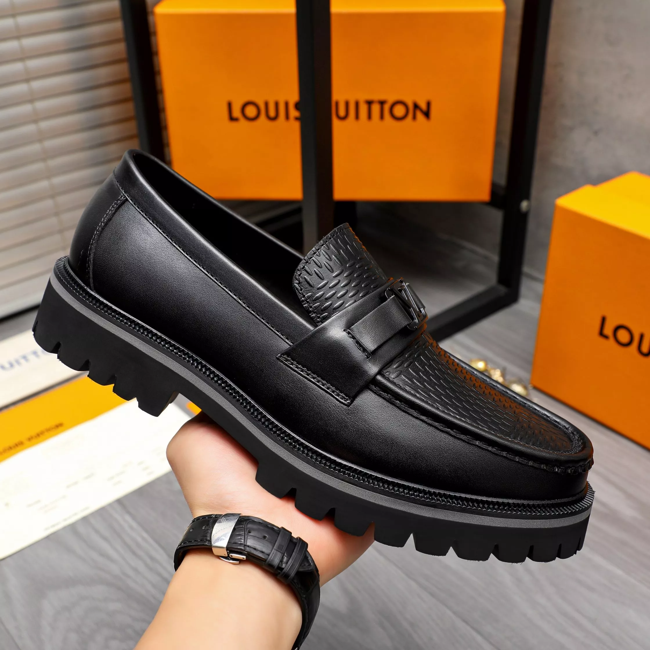 Louis Vuitton LV Oxfords Shoes For Men Reliable 6250