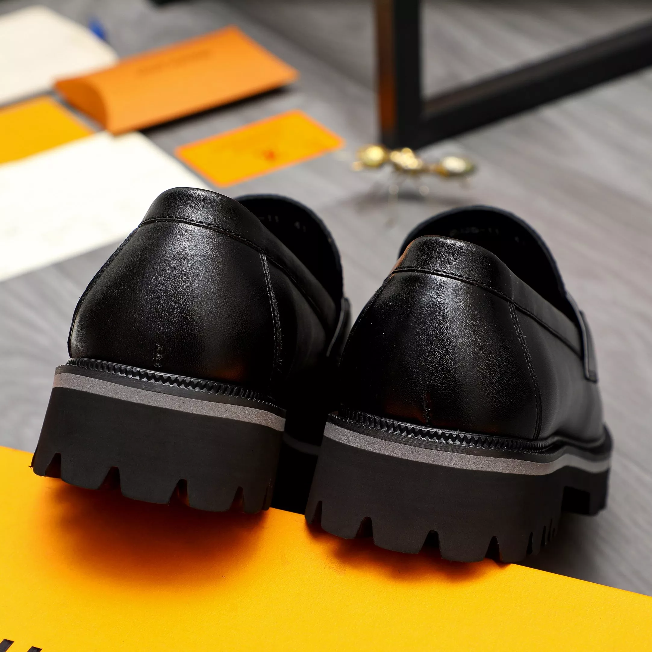 Louis Vuitton LV Oxfords Shoes For Men Reliable 6250