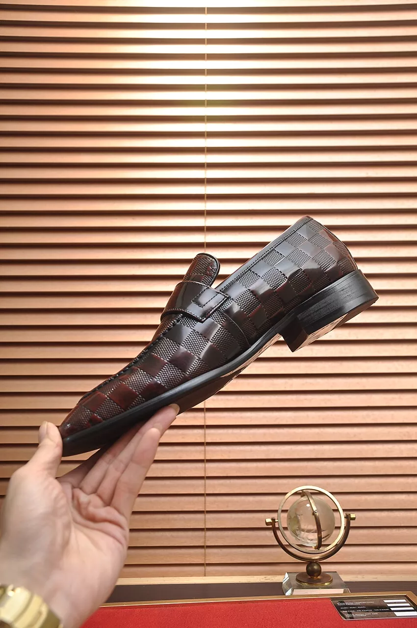 Louis Vuitton LV Oxfords Shoes For Men Sleek 2590