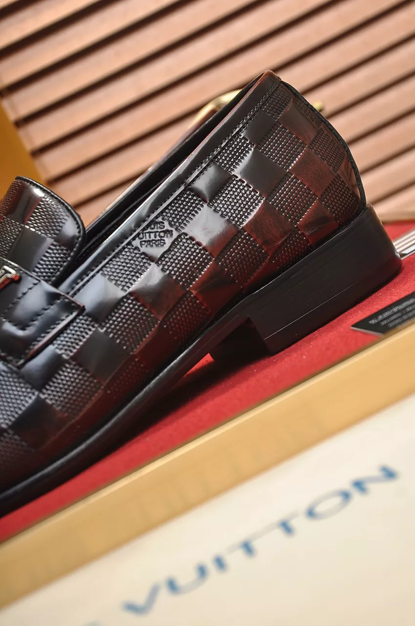 Louis Vuitton LV Oxfords Shoes For Men Sleek 2590