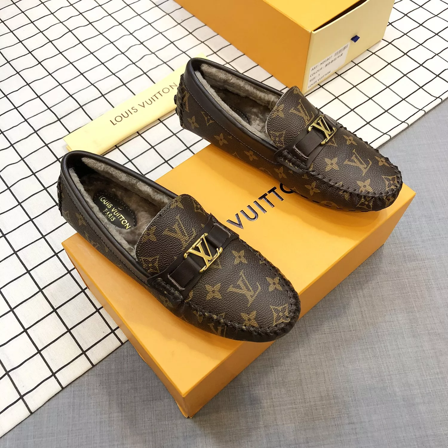 Louis Vuitton LV Oxfords Shoes For Men Sleek 3920