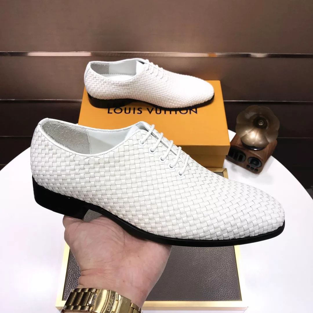 Louis Vuitton LV Oxfords Shoes For Men Sleek 6652