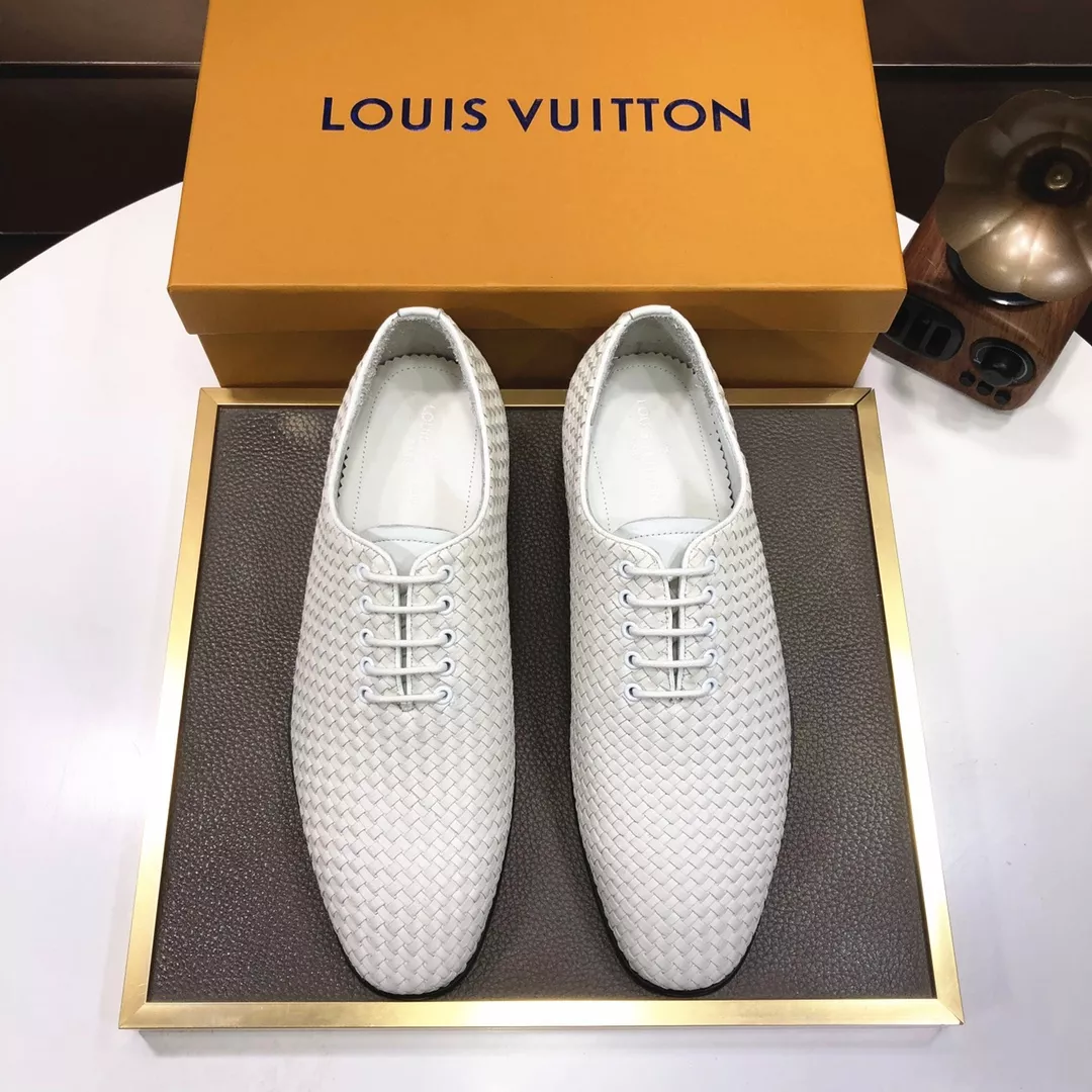 Louis Vuitton LV Oxfords Shoes For Men Sleek 6652