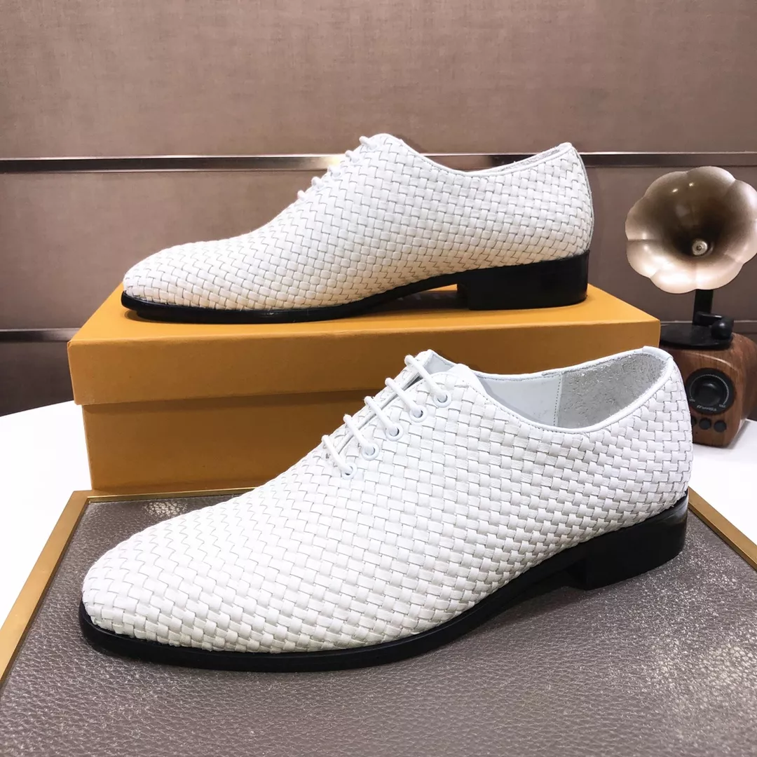 Louis Vuitton LV Oxfords Shoes For Men Sleek 6652
