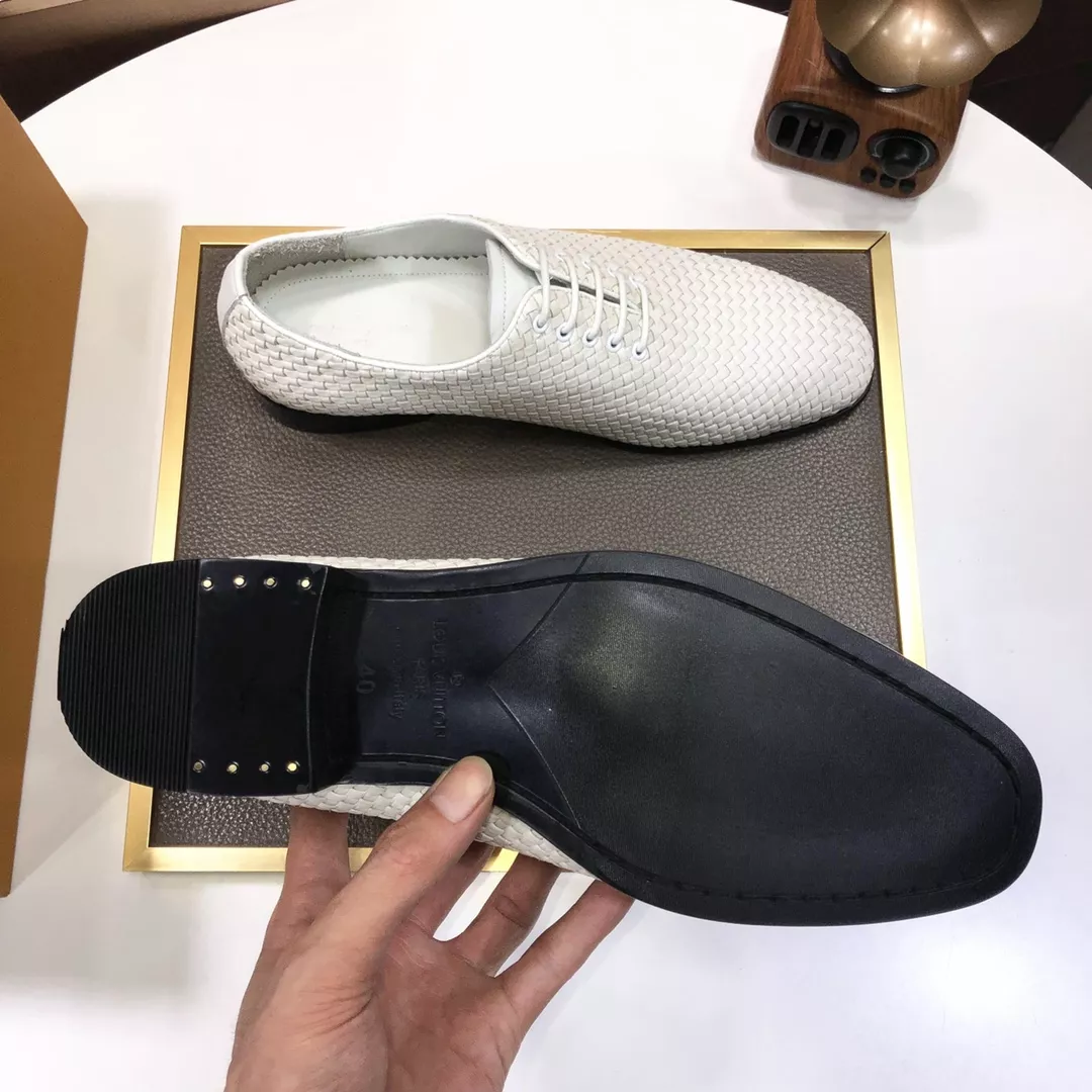 Louis Vuitton LV Oxfords Shoes For Men Sleek 6652