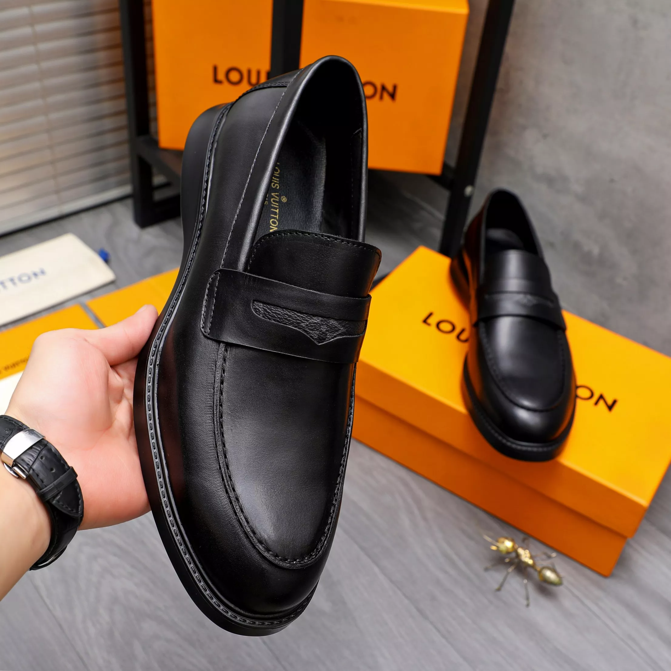 Louis Vuitton LV Oxfords Shoes For Men Timeless 1088