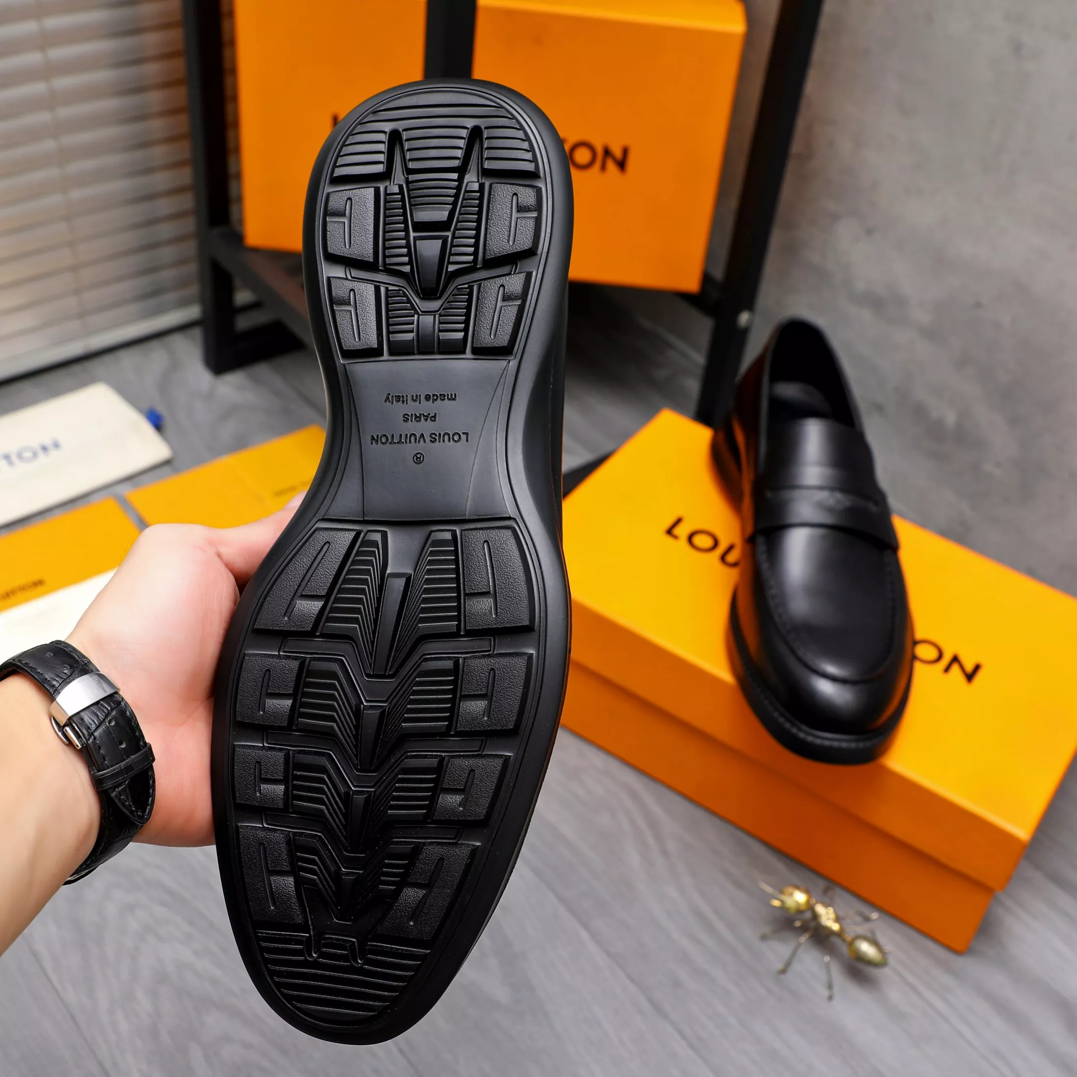 Louis Vuitton LV Oxfords Shoes For Men Timeless 1088
