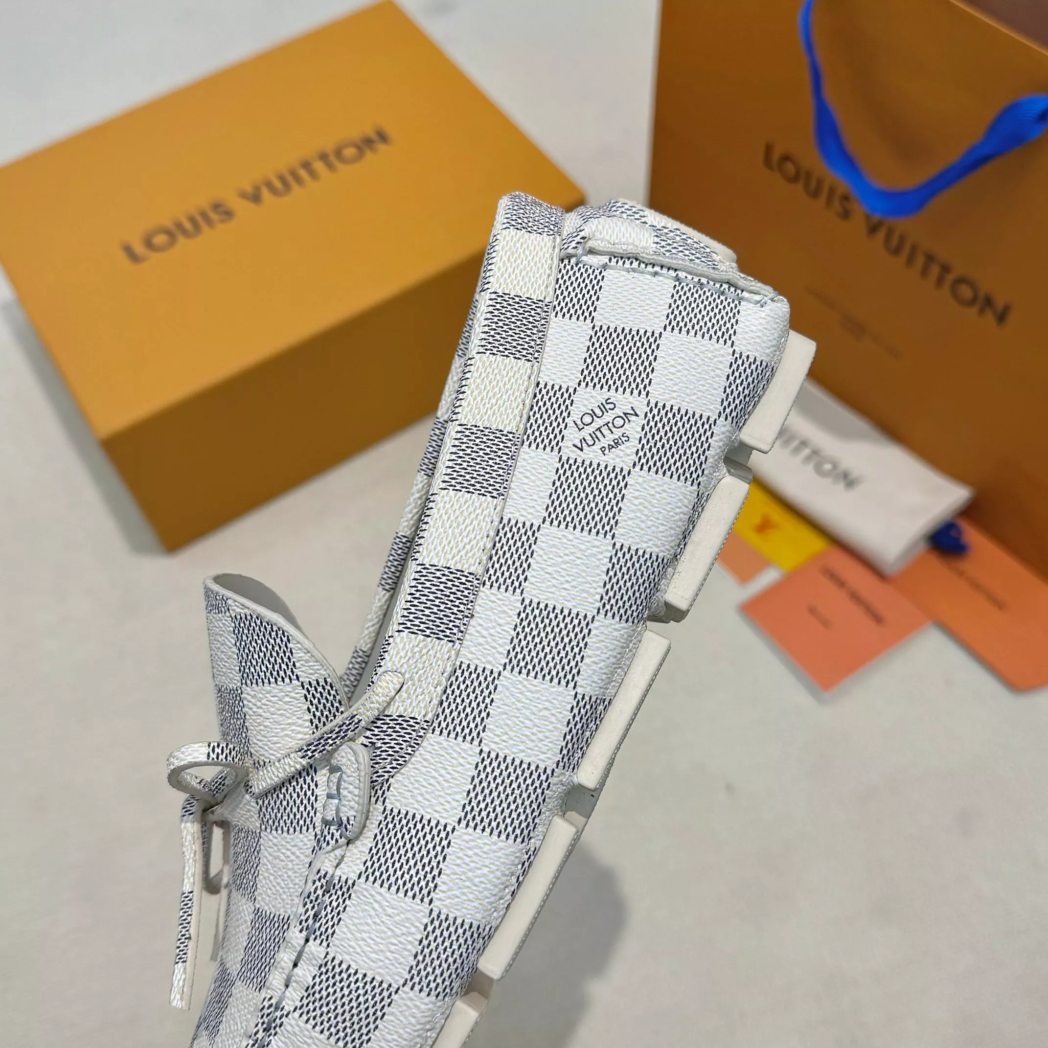 Louis Vuitton LV Oxfords Shoes For Men Trendy 6082