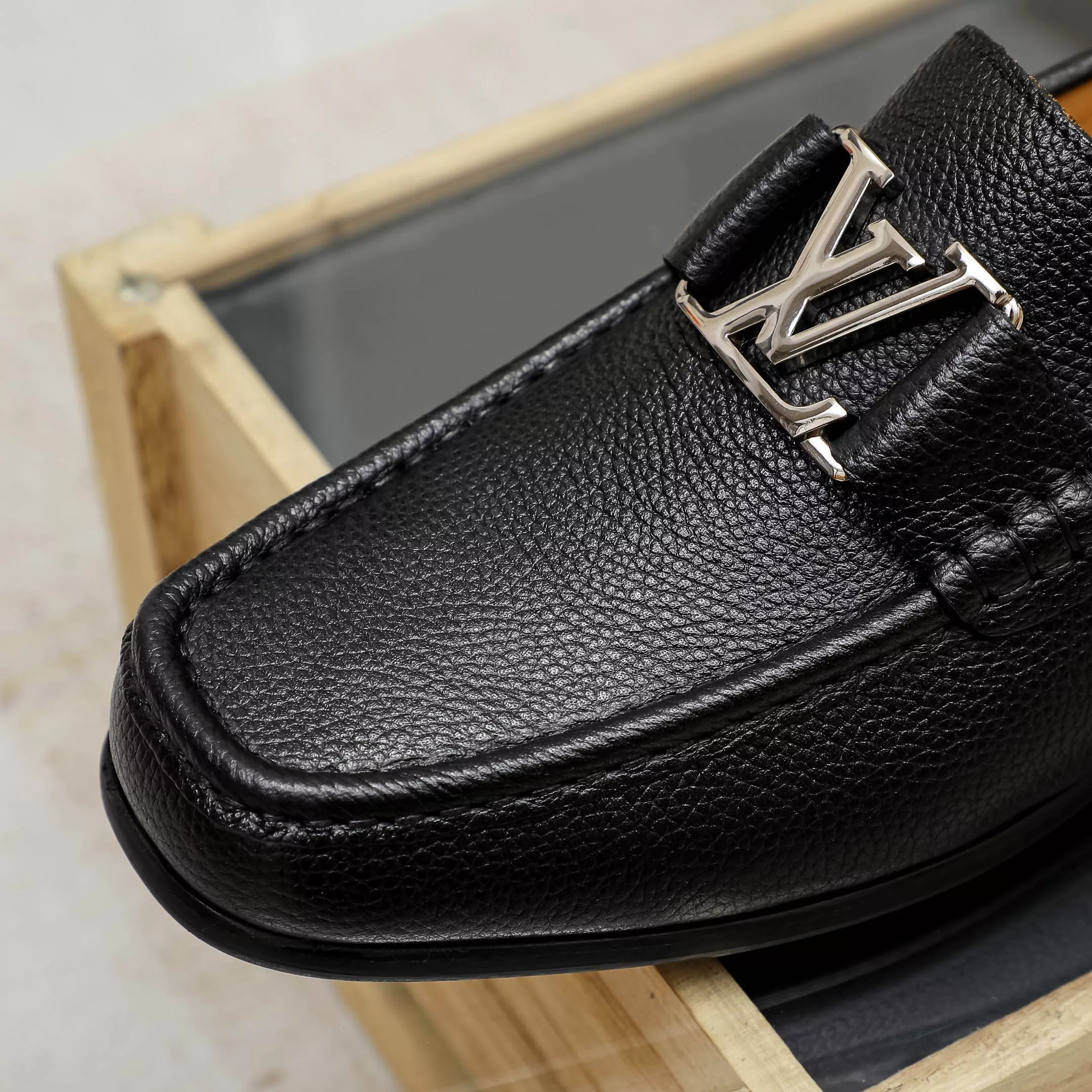 Louis Vuitton LV Oxfords Shoes For Men Unique 7074