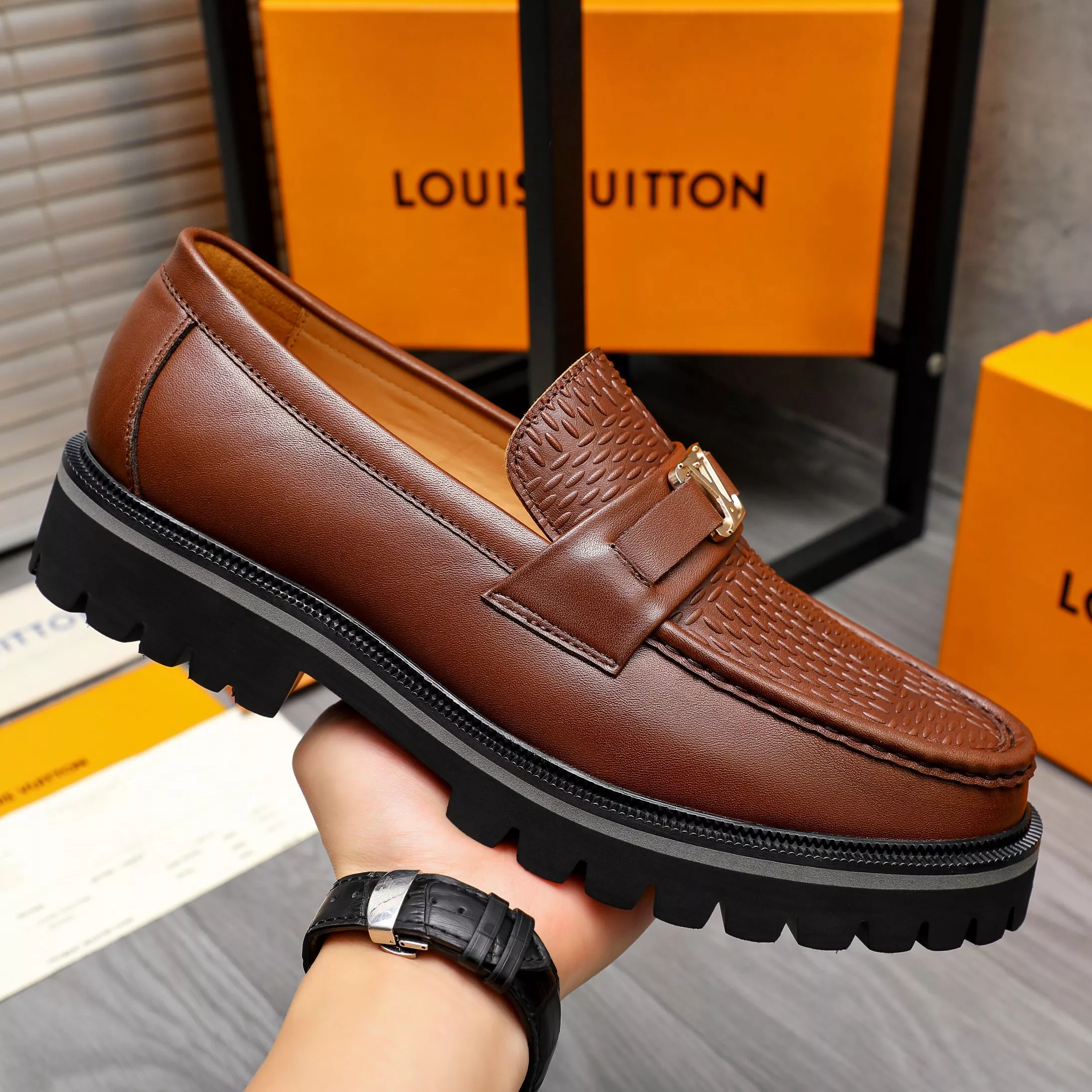 Louis Vuitton LV Oxfords Shoes For Men Vibrant 1978