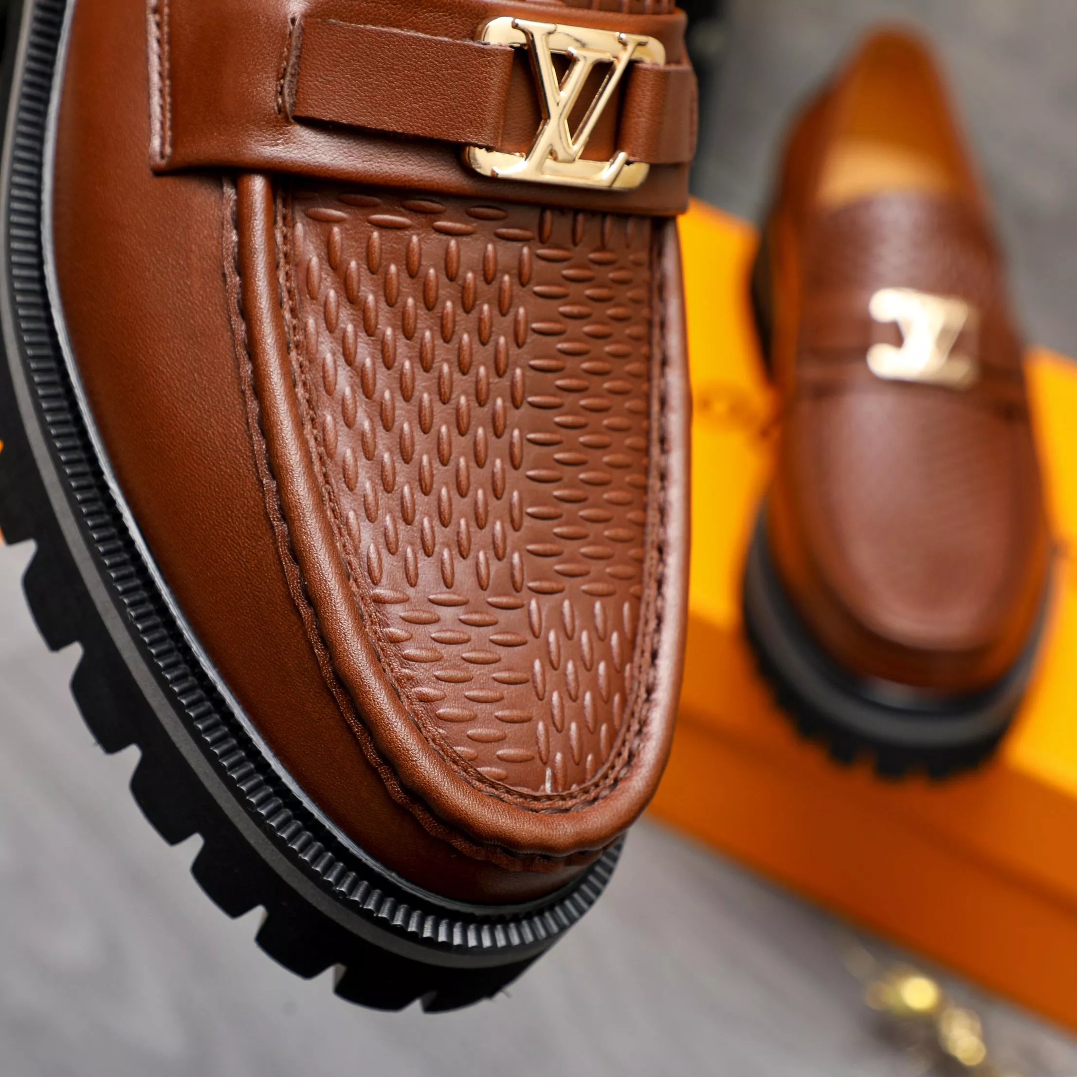 Louis Vuitton LV Oxfords Shoes For Men Vibrant 1978