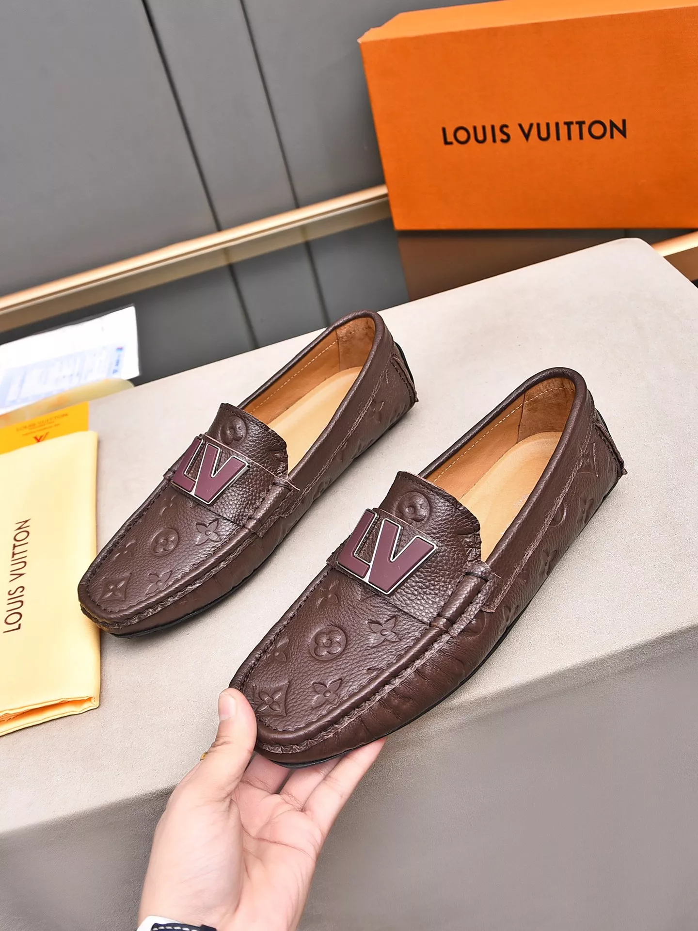 Louis Vuitton LV Oxfords Shoes For Men Vibrant 4097