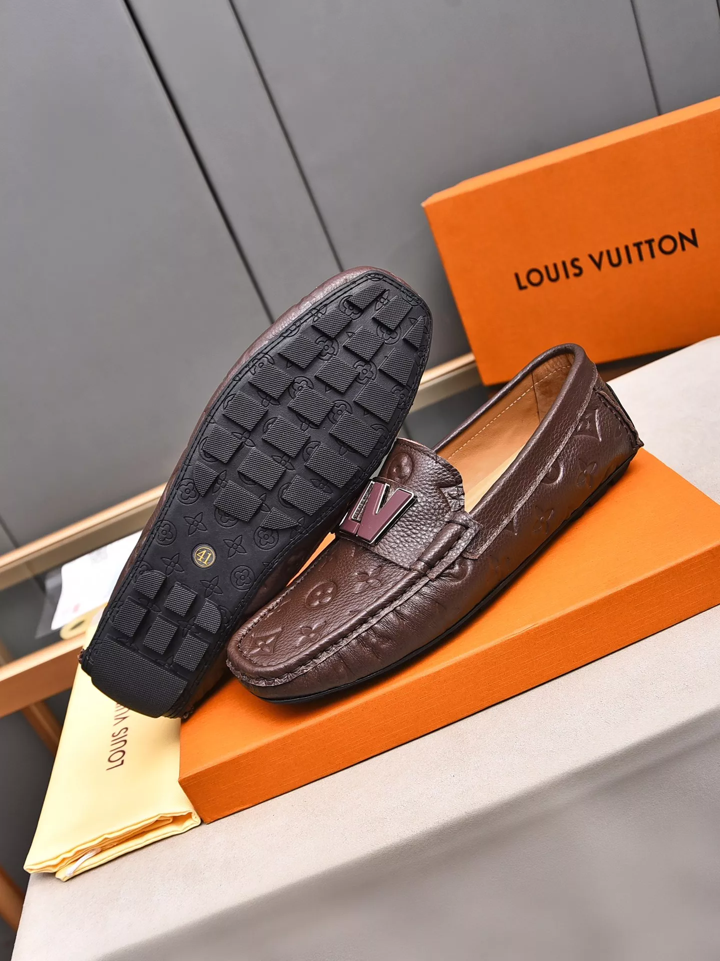 Louis Vuitton LV Oxfords Shoes For Men Vibrant 4097