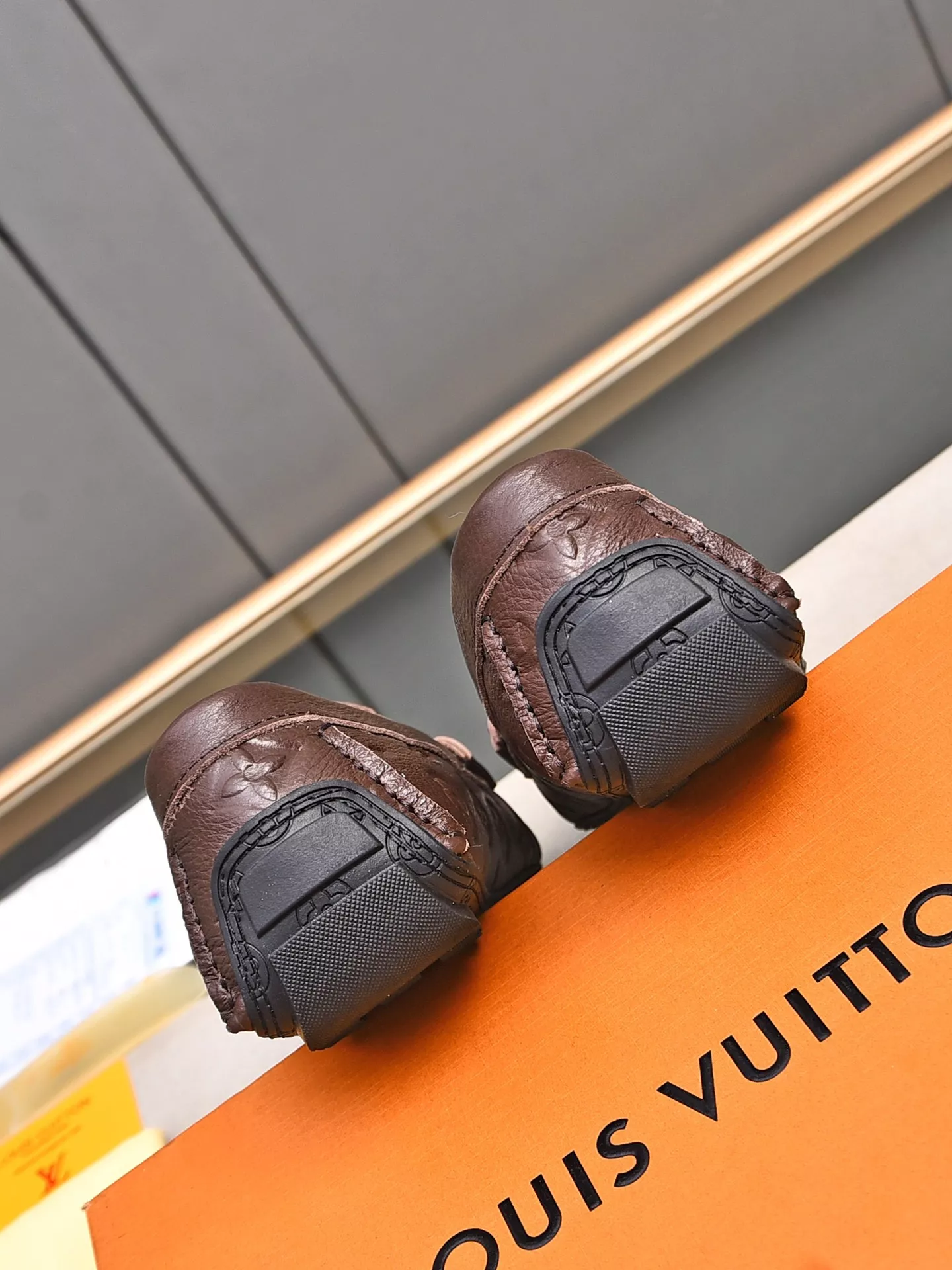 Louis Vuitton LV Oxfords Shoes For Men Vibrant 4097
