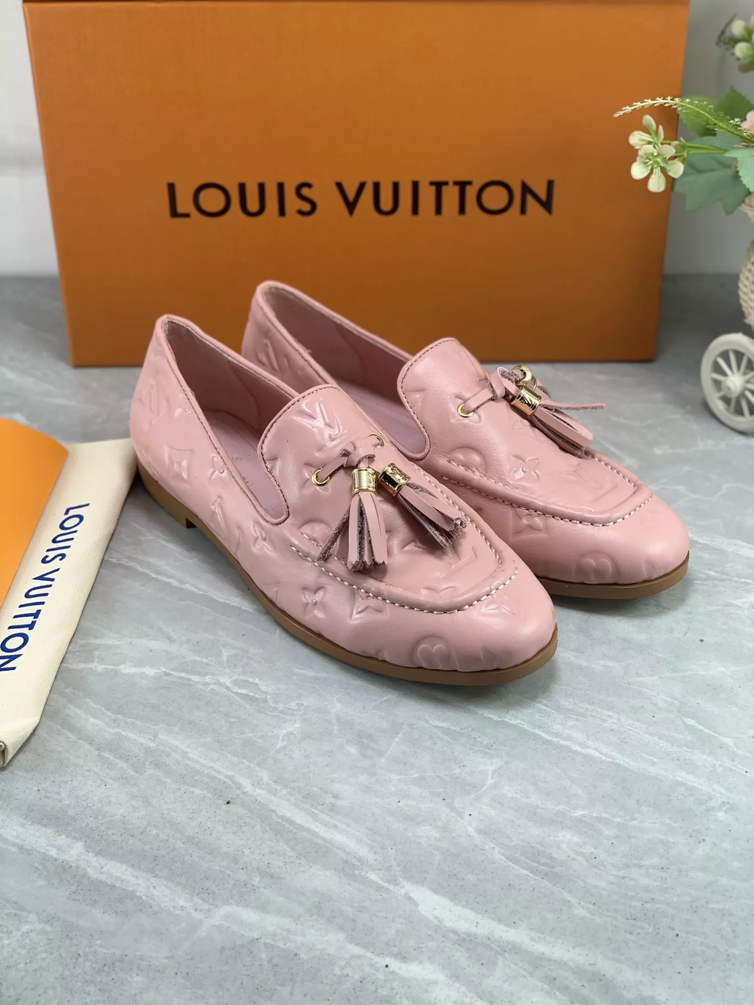 Louis Vuitton LV Oxfords Shoes For Women GoodFit 8251