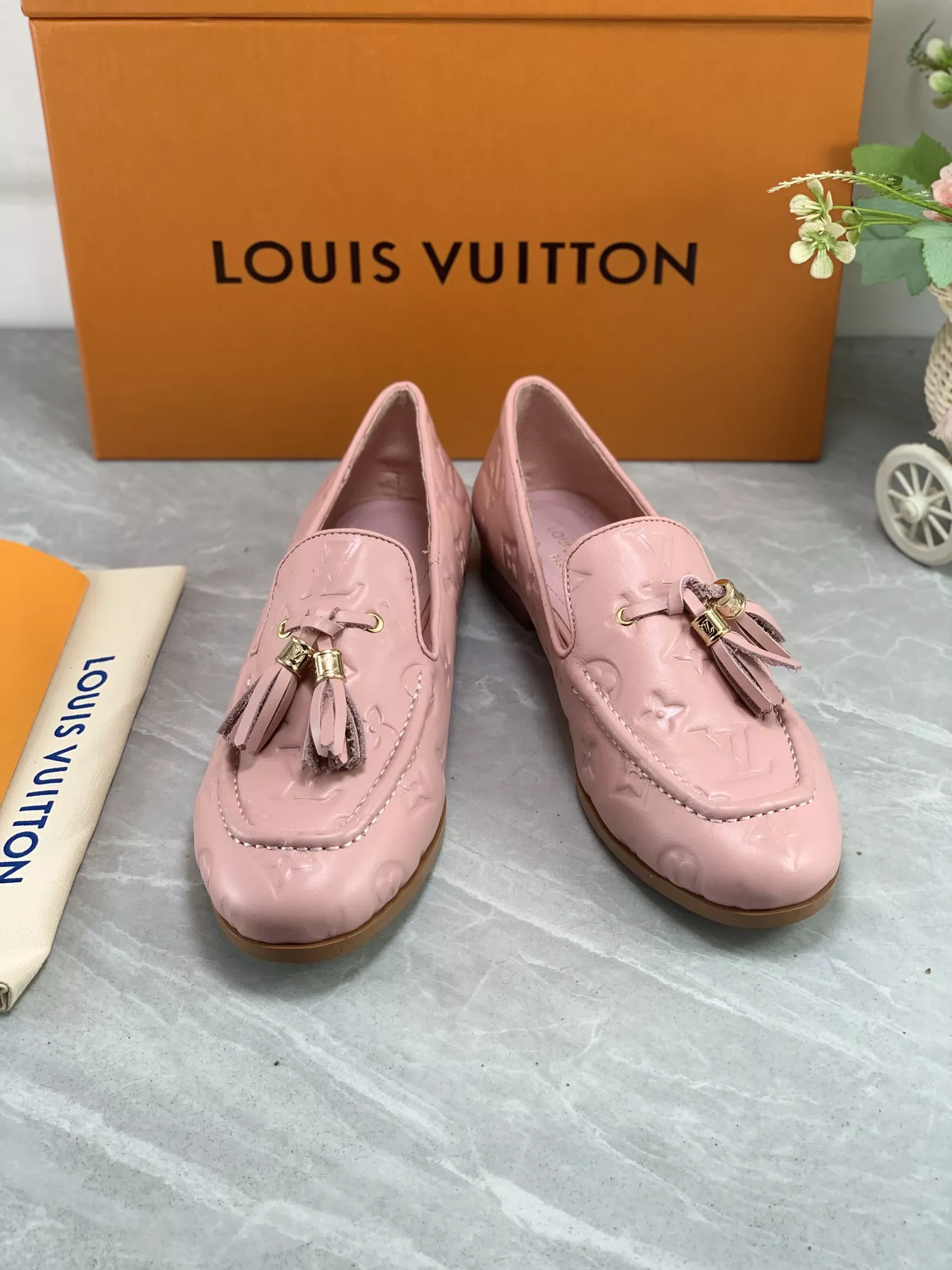 Louis Vuitton LV Oxfords Shoes For Women GoodFit 8251