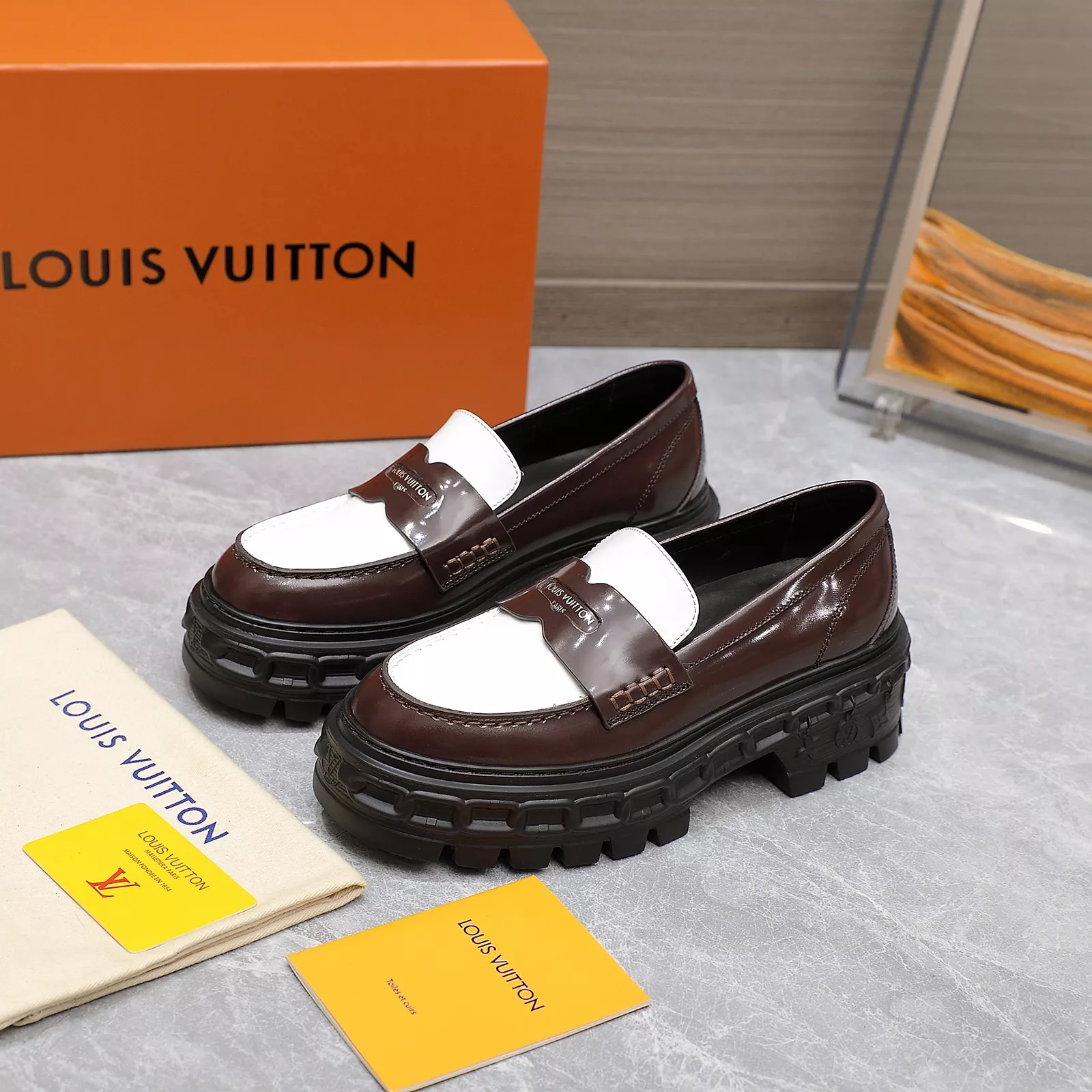 Louis Vuitton LV Oxfords Shoes For Women Minimalist 2374