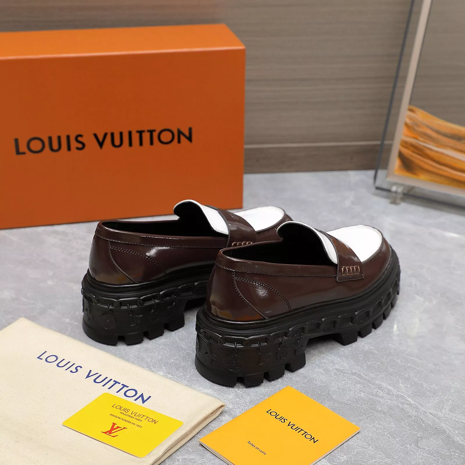 Louis Vuitton LV Oxfords Shoes For Women Minimalist 2374
