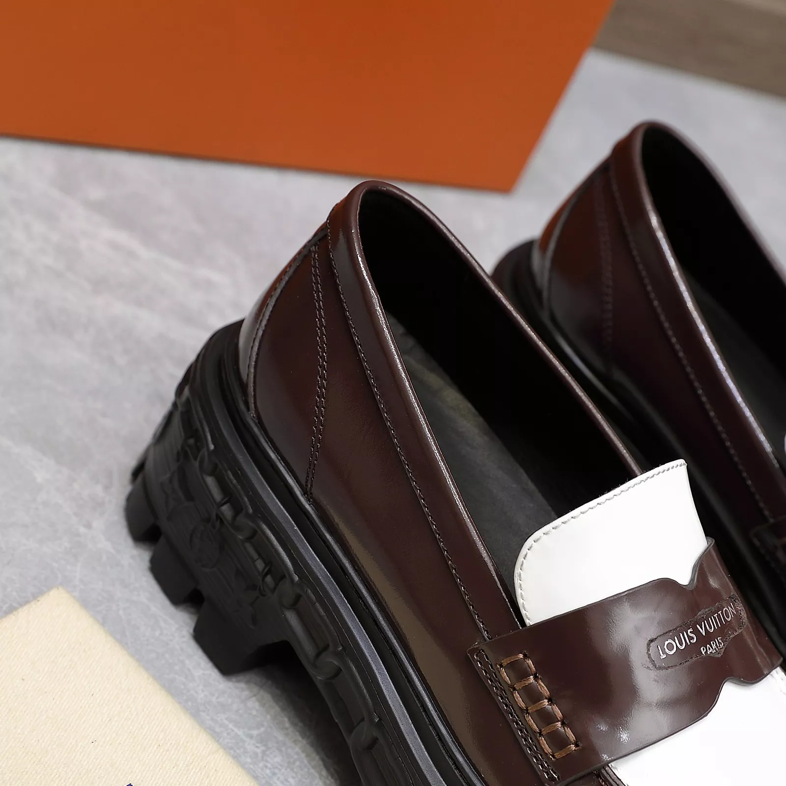 Louis Vuitton LV Oxfords Shoes For Women Minimalist 2374