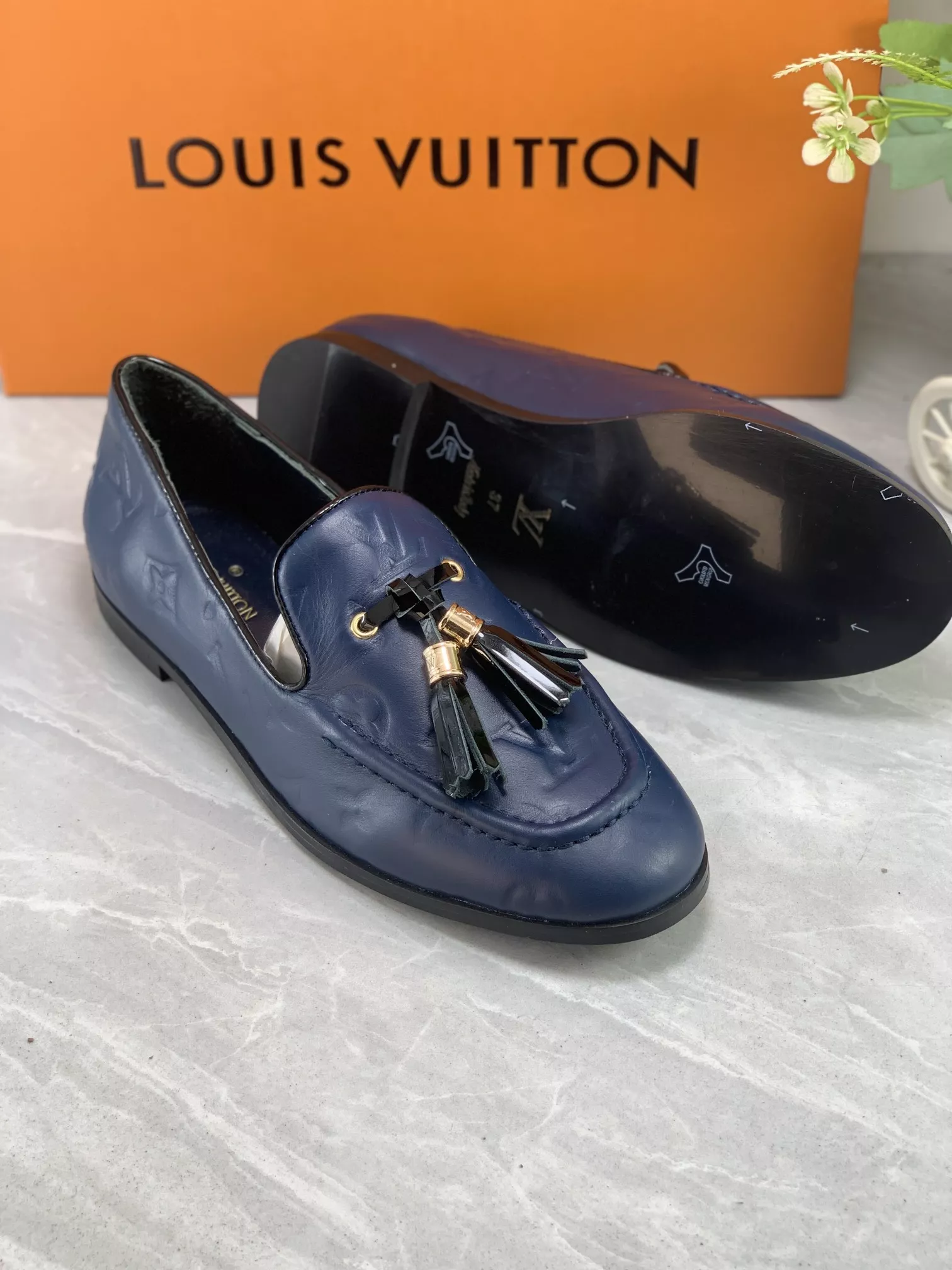 Louis Vuitton LV Oxfords Shoes For Women Modern 8585