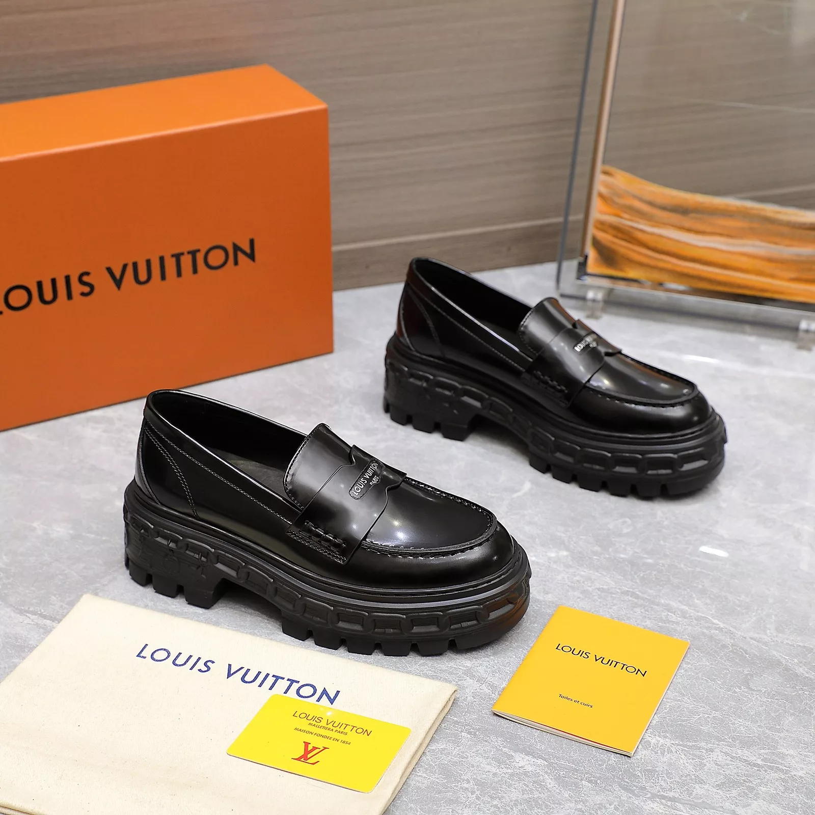 Louis Vuitton LV Oxfords Shoes For Women Popular 3008